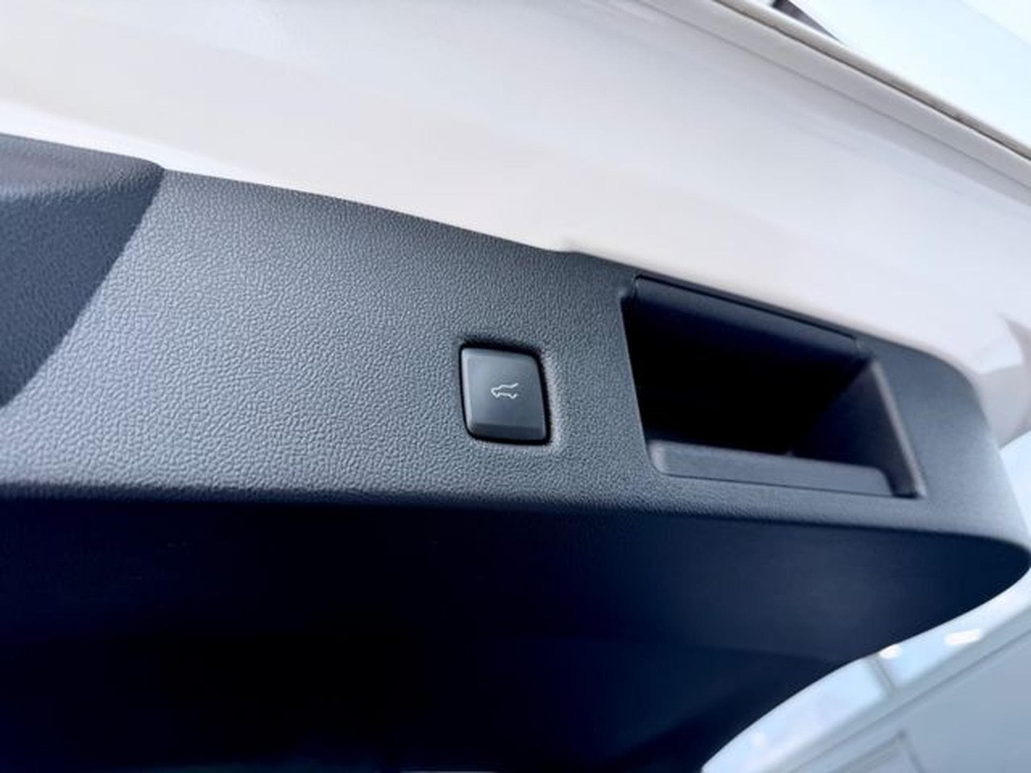 Ford Kuga Kuga 2.5 Hybrid 4x4 ST-Line X /LED/ACC/CAM/ (2022) - Photo 19