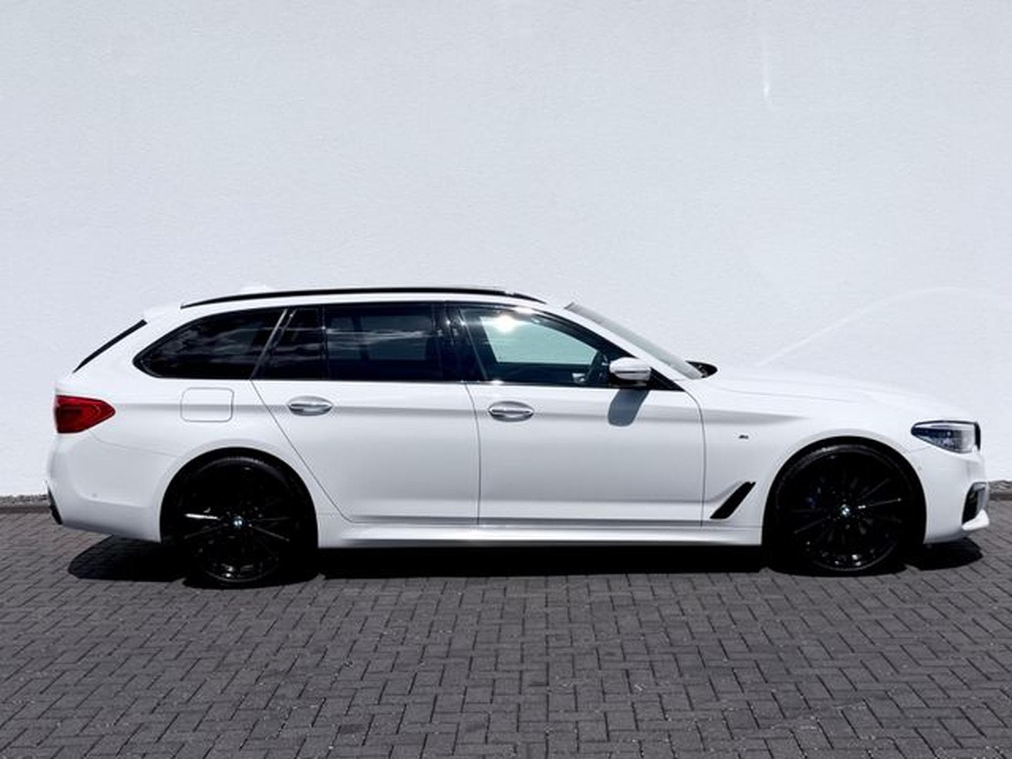 BMW 540 540i Touring xDrive M Sport Paket /LED/ACC/HUD/ (2018) - Photo 4