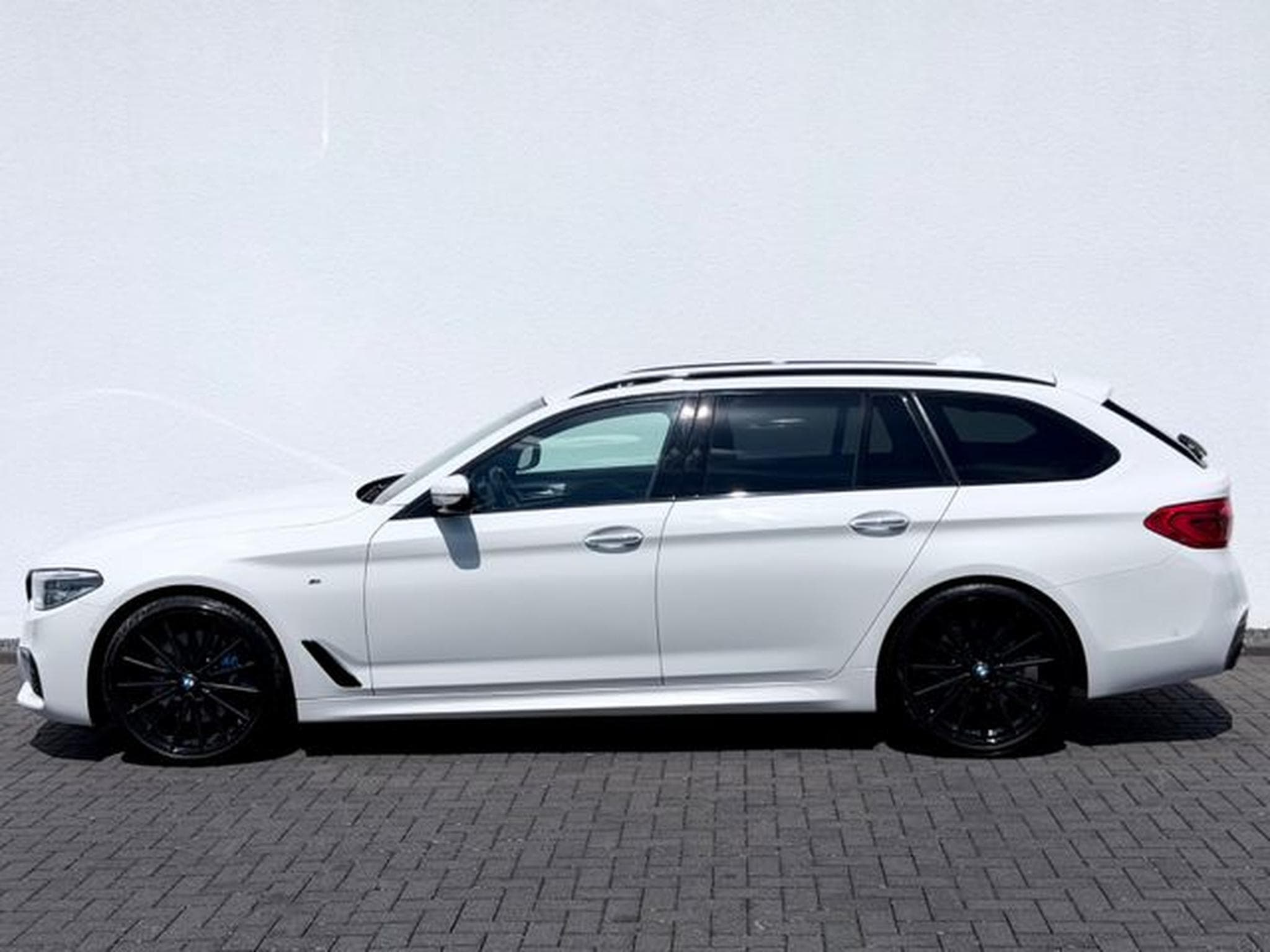 BMW 540 540i Touring xDrive M Sport Paket /LED/ACC/HUD/ (2018) - Photo 8