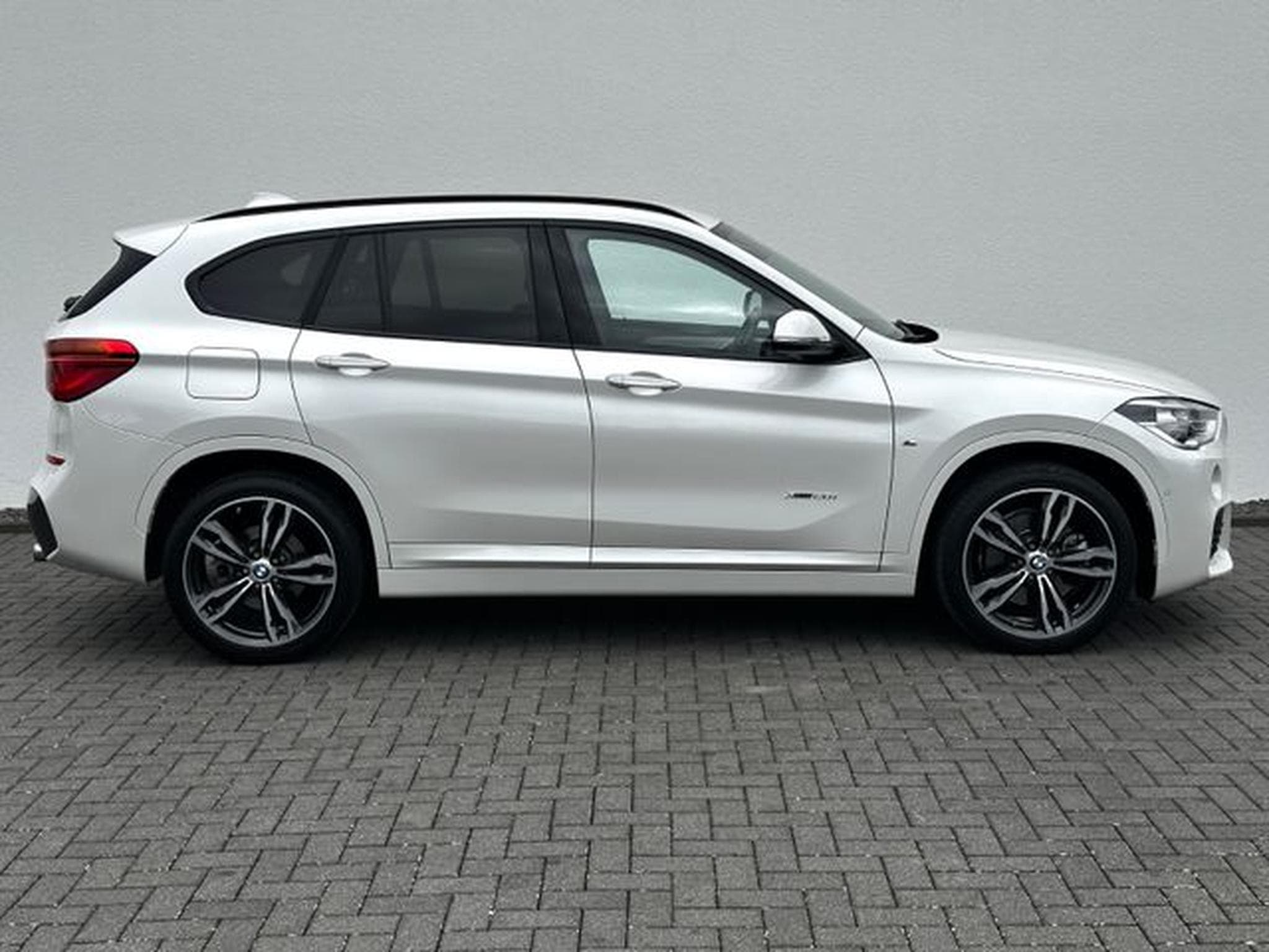 BMW X1 X1 xDrive 20i M Sport Paket/LED/HUD/CAM/GARANTIE (2017) - Photo 4