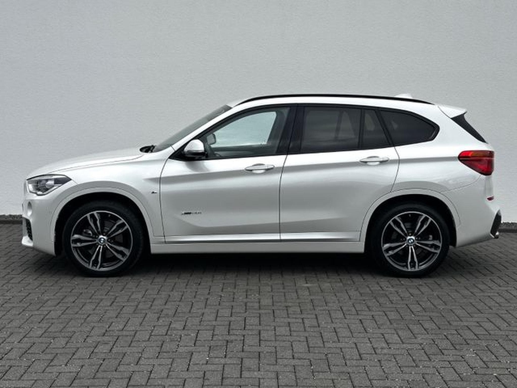 BMW X1 X1 xDrive 20i M Sport Paket/LED/HUD/CAM/GARANTIE (2017) - Photo 8