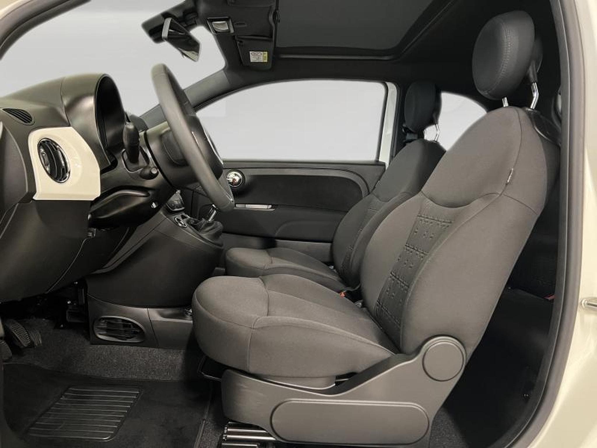 Fiat 500 Hybrid (2023) - Photo 10