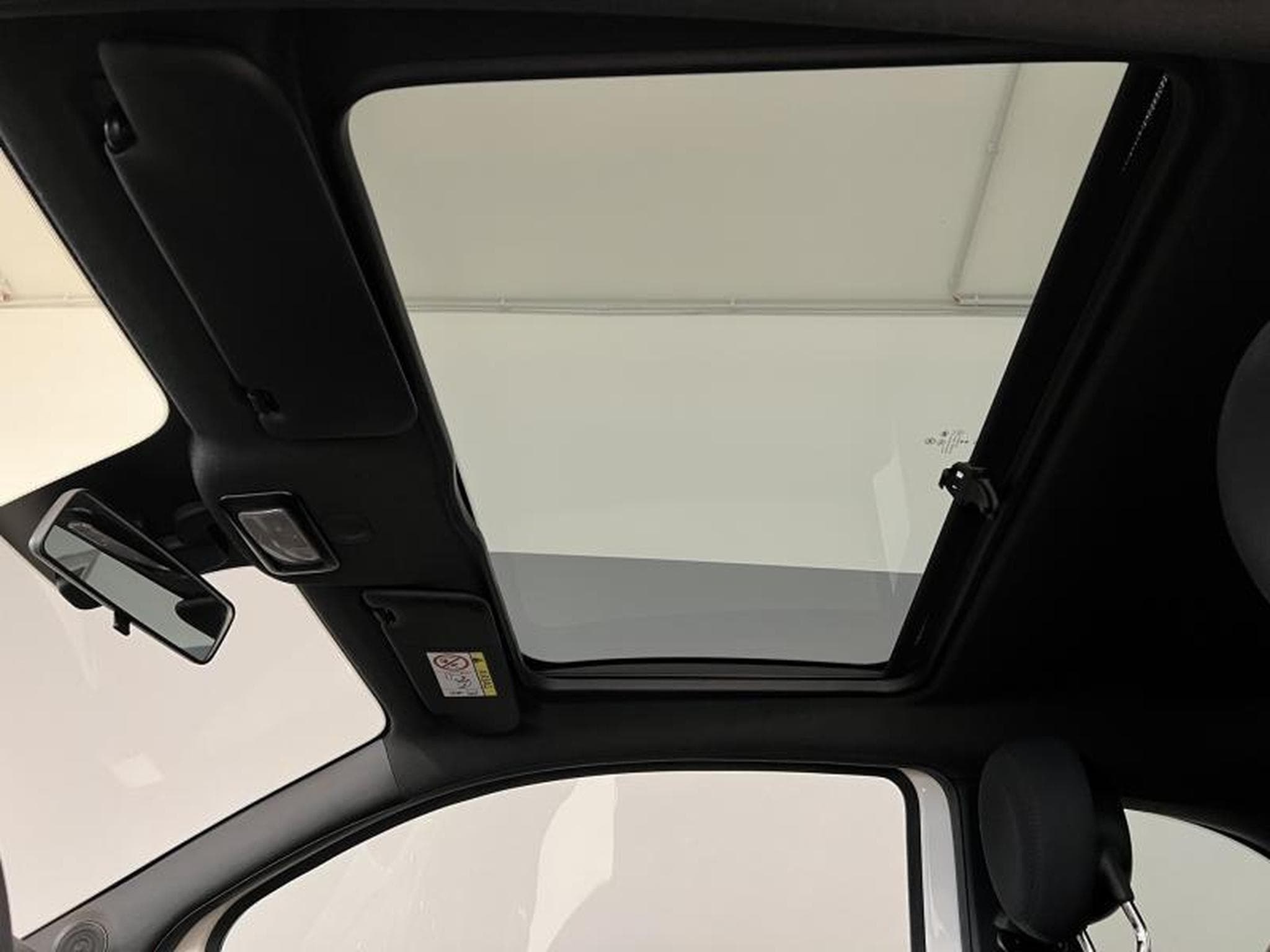 Fiat 500 Hybrid (2023) - Photo 12