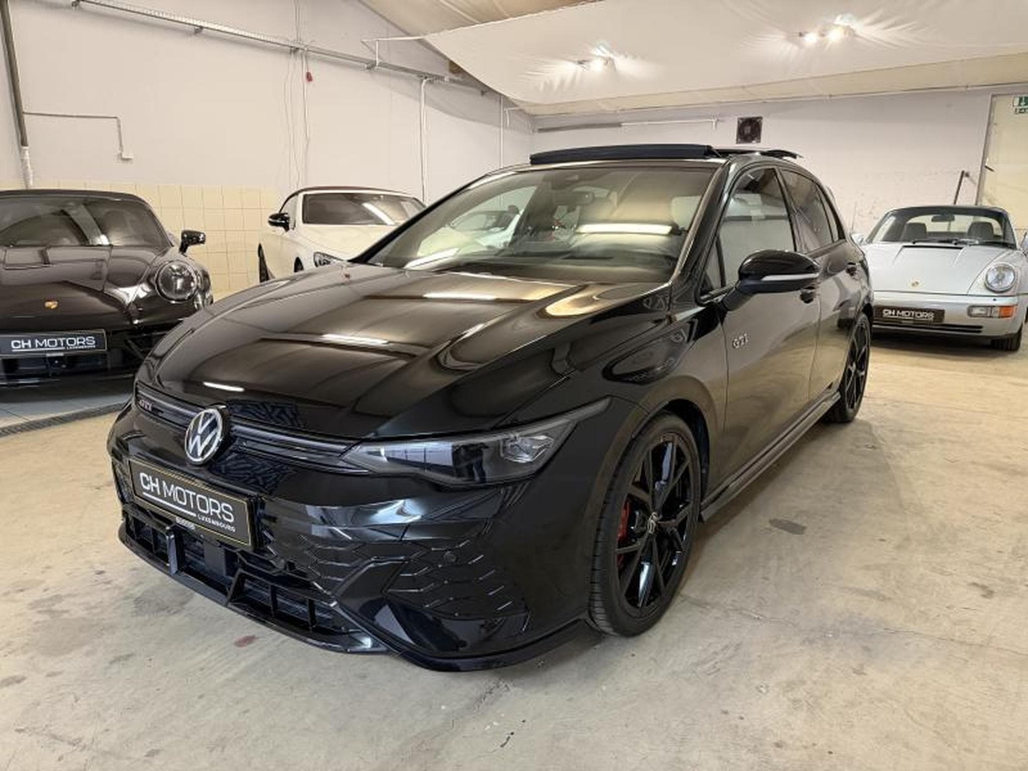 VW Golf GTI 8.5 Clubsport *Akra*Pano*H&K (2025) - Photo 3