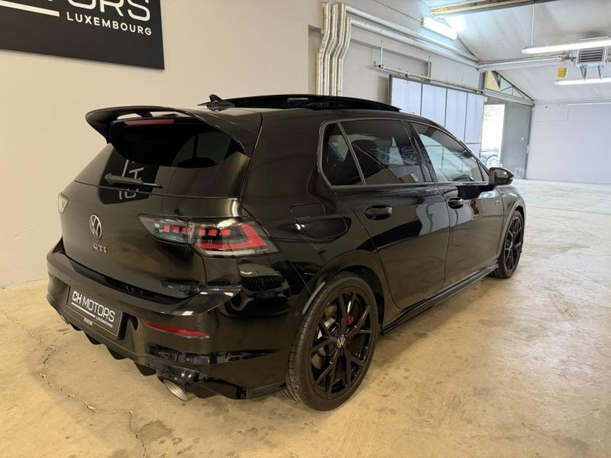 VW Golf GTI 8.5 Clubsport *Akra*Pano*H&K (2025) - Photo 7