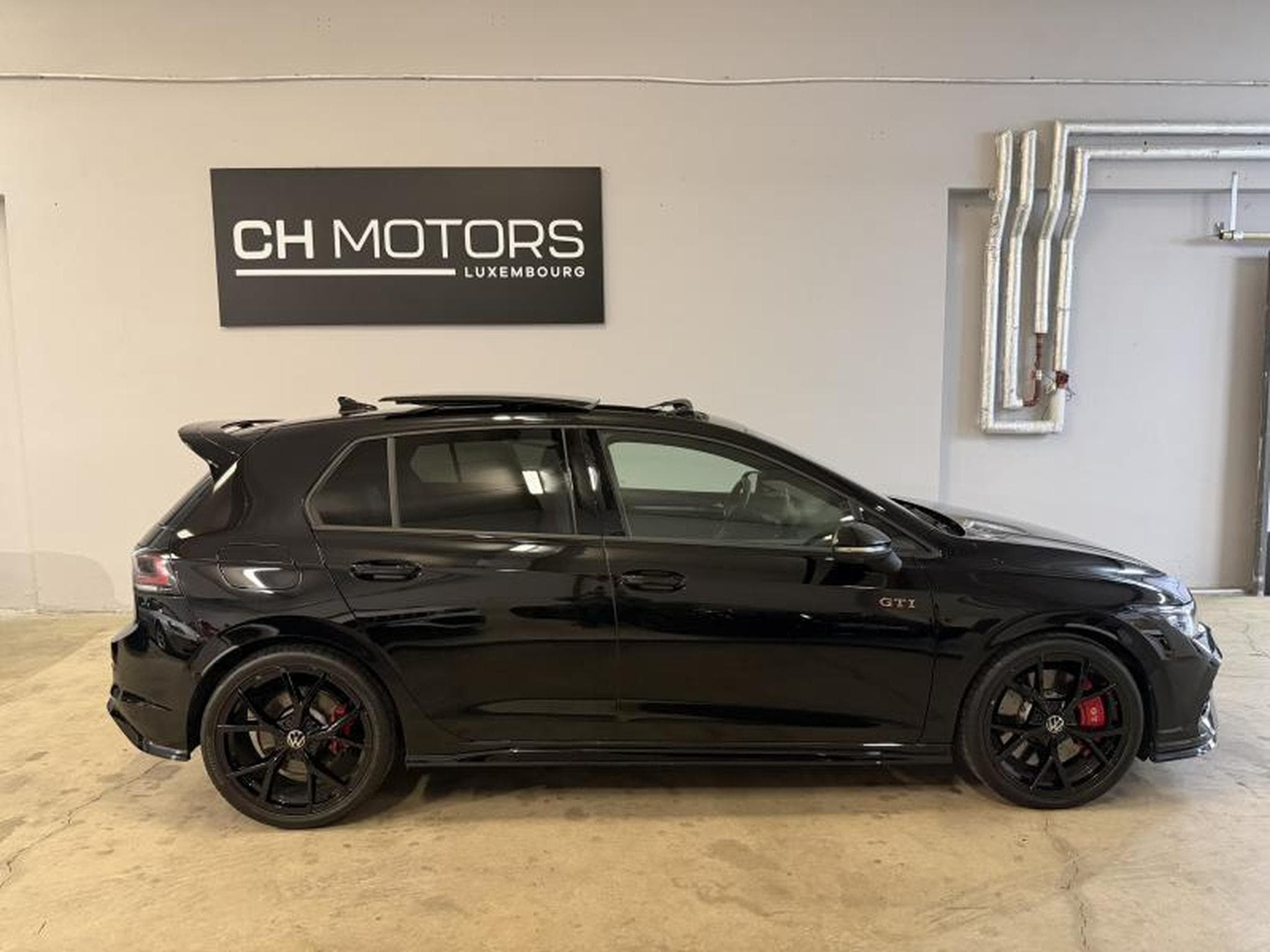VW Golf GTI 8.5 Clubsport *Akra*Pano*H&K (2025) - Photo 9