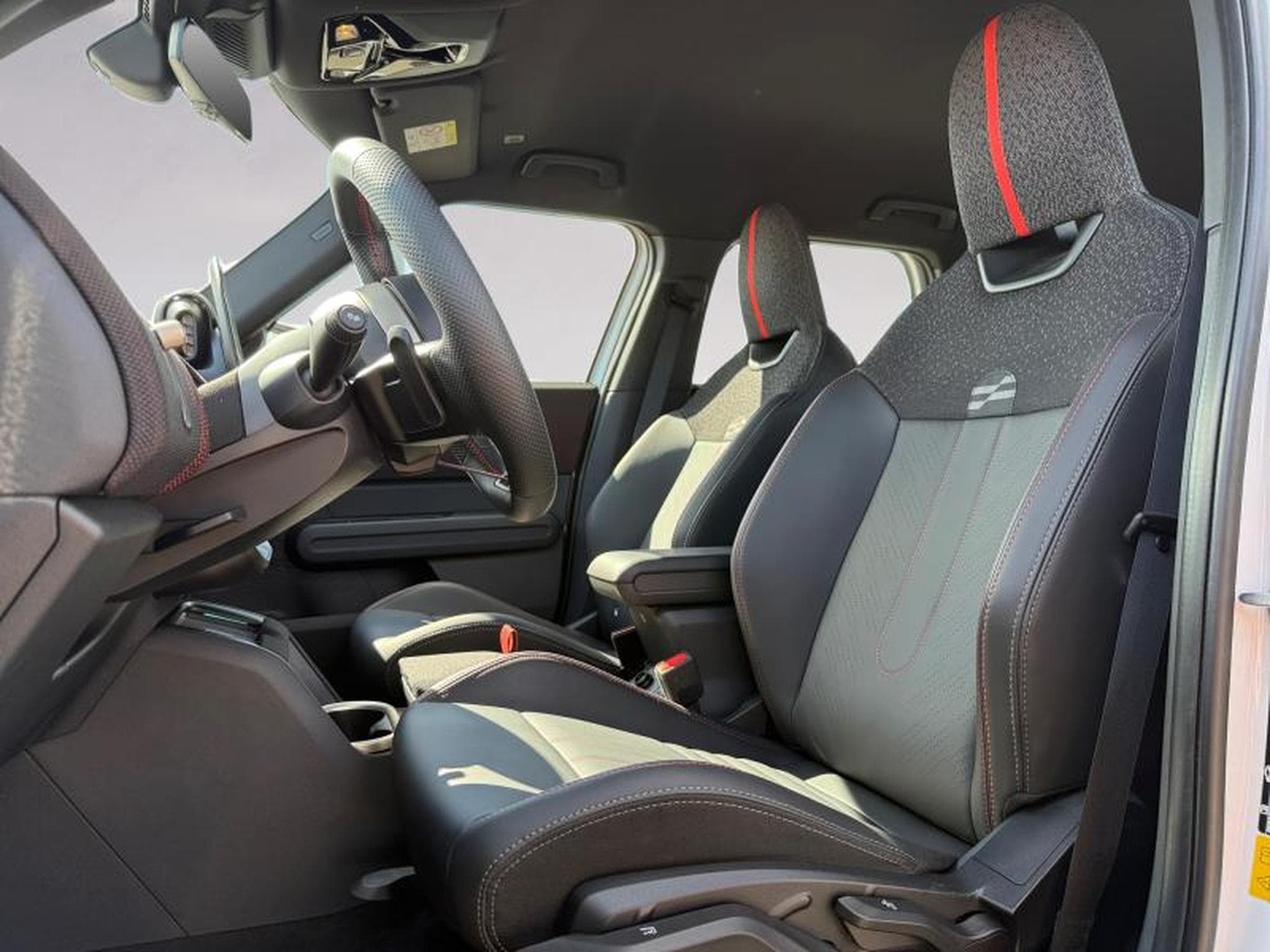 MINI Countryman Countryman E John Cooper Work Trim (2024) - Photo 8