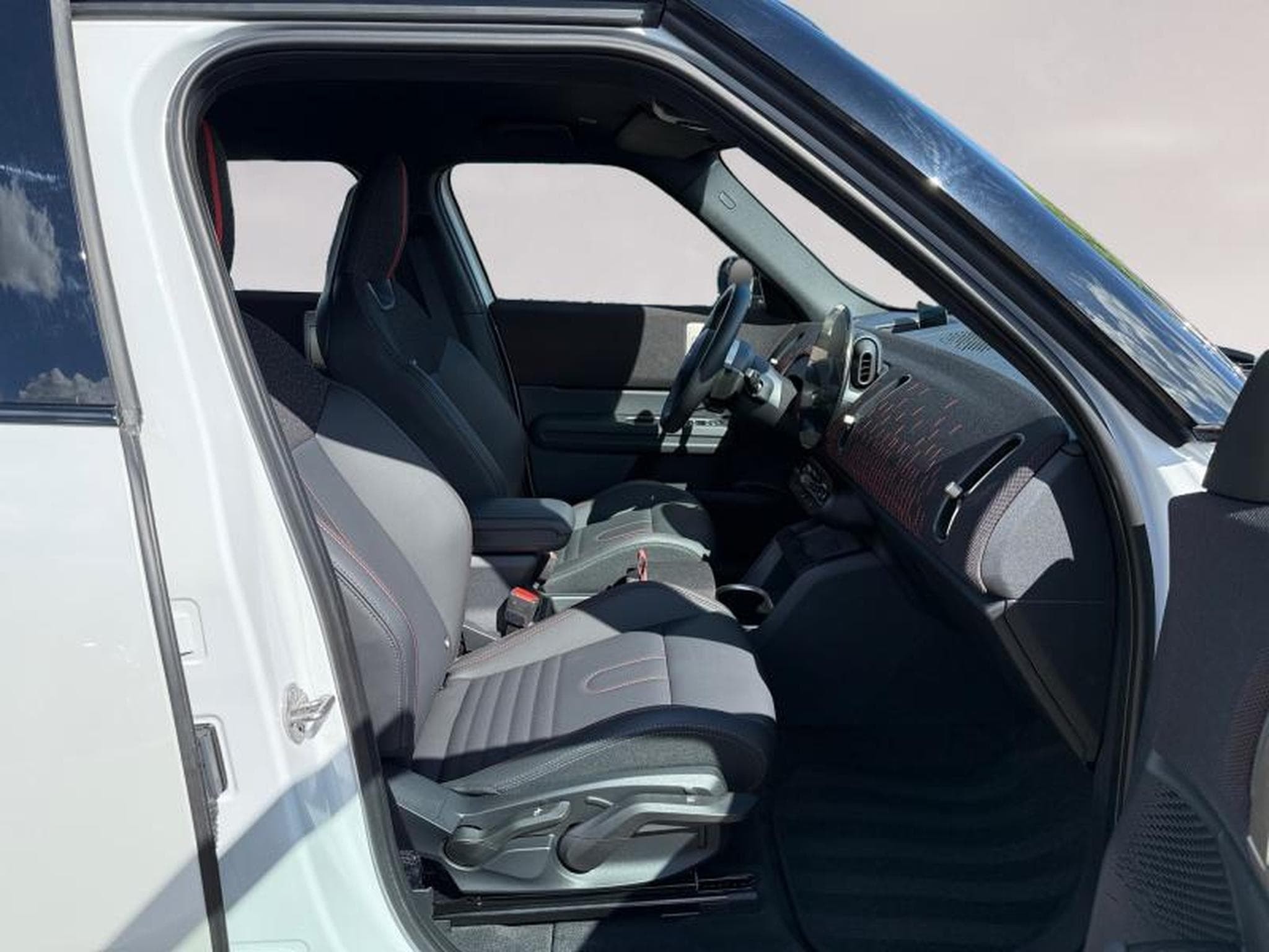 MINI Countryman Countryman E John Cooper Work Trim (2024) - Photo 12