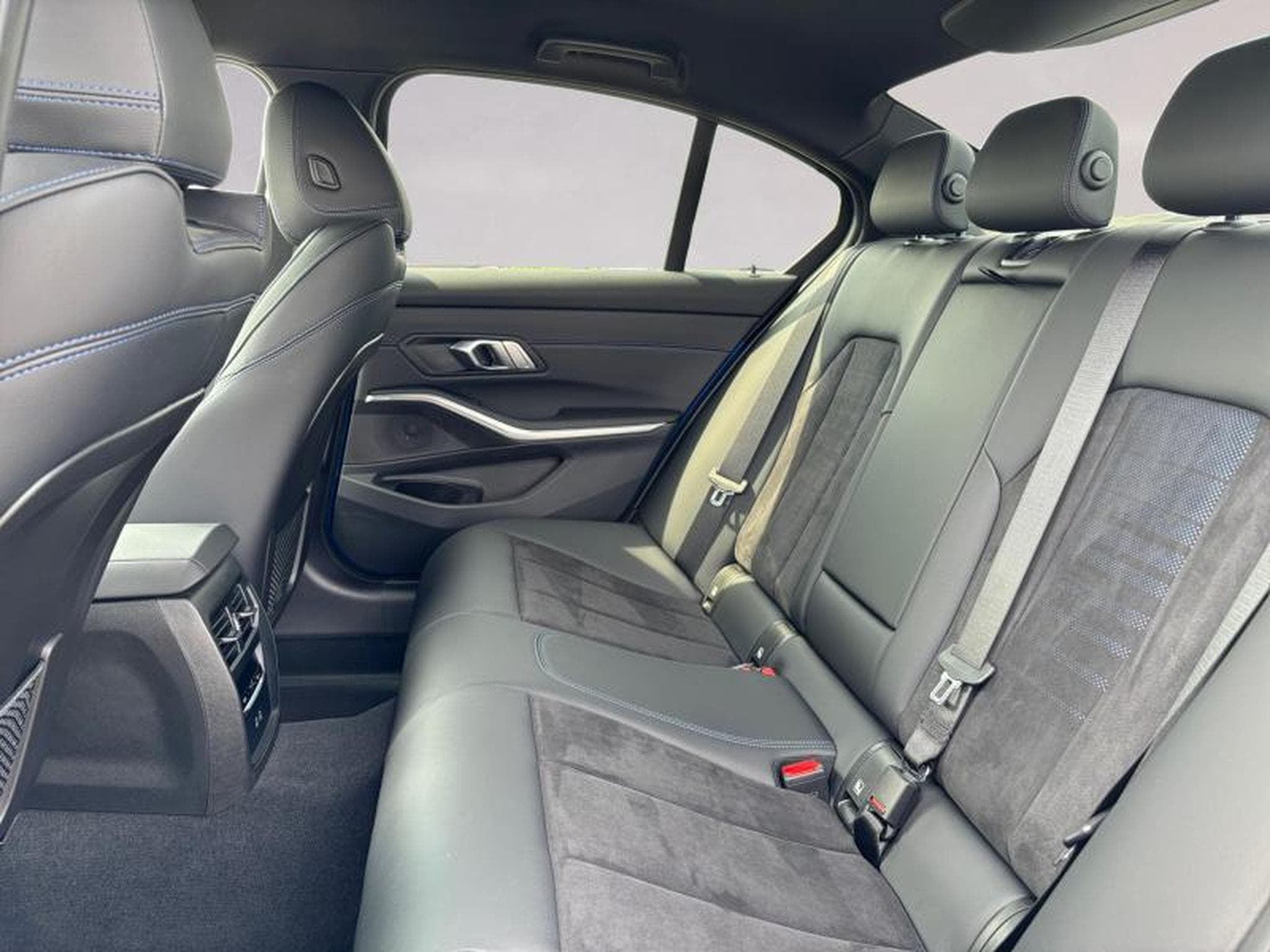 BMW 340 M340i xDrive (2024) - Photo 8