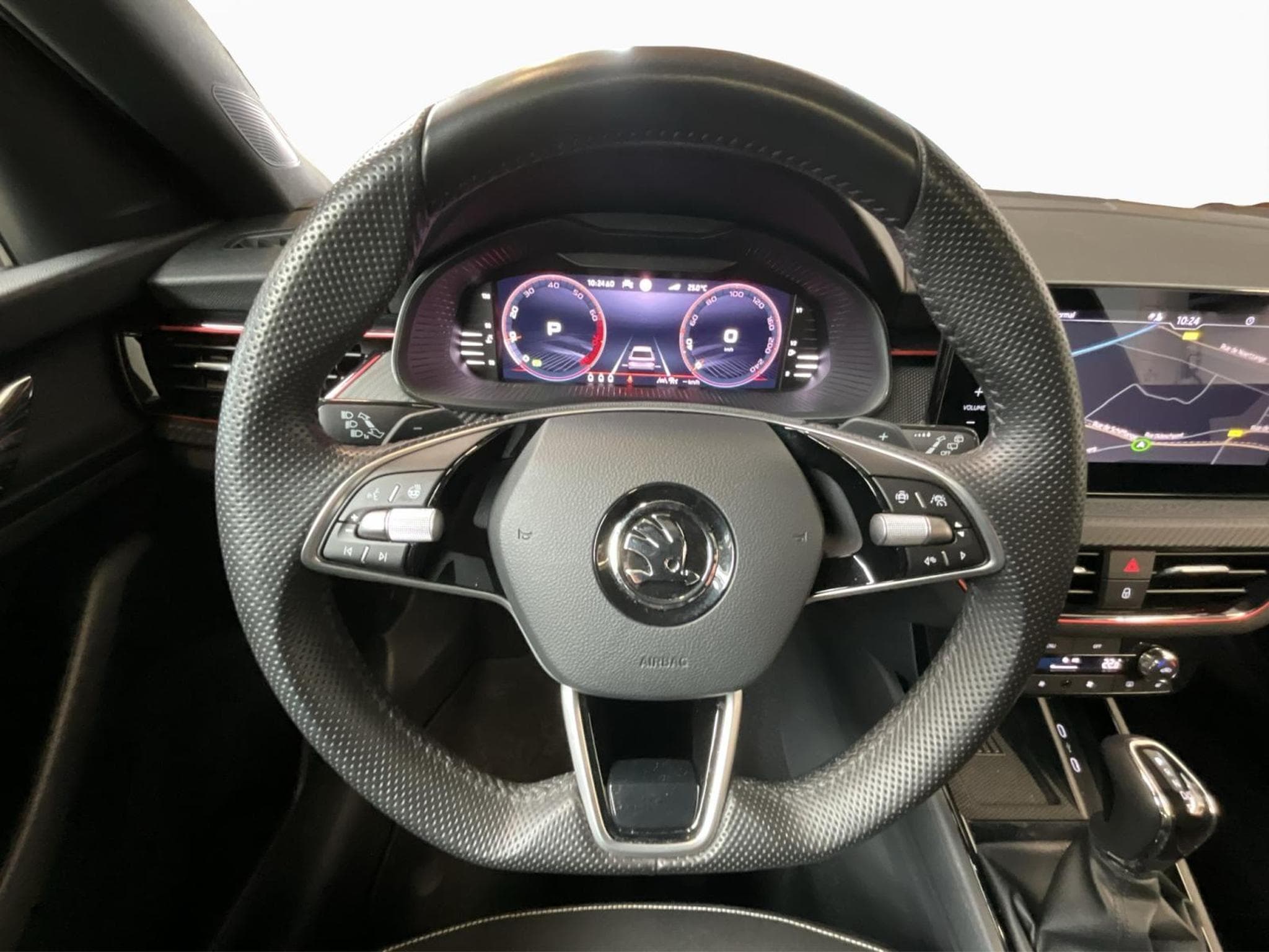 Skoda Scala Monte-Carlo+DSG+Park&Go+Pano+Navi (2025) - Photo 10