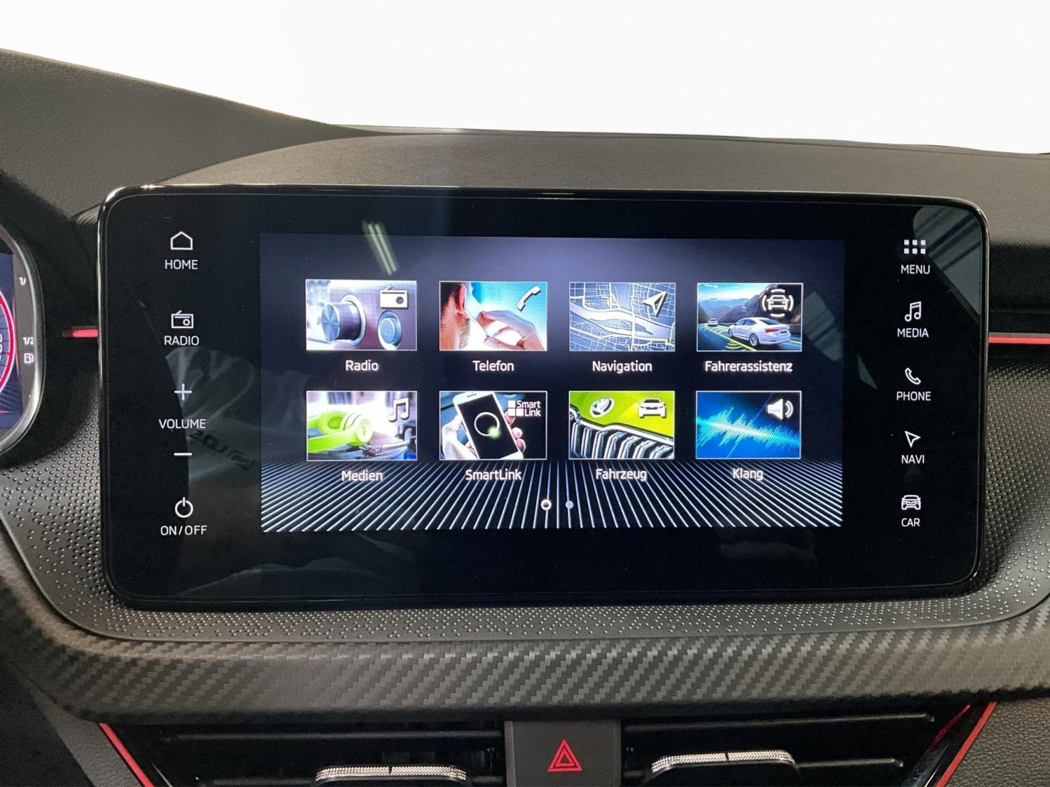 Skoda Scala Monte-Carlo+DSG+Park&Go+Pano+Navi (2025) - Photo 13