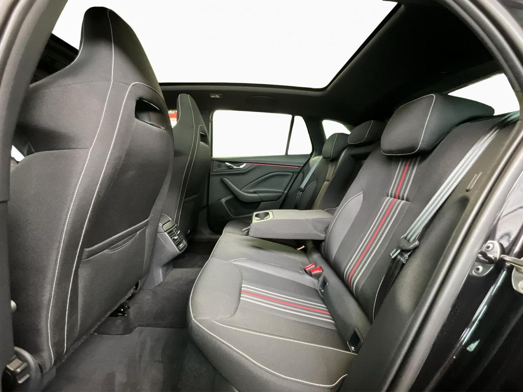 Skoda Scala Monte-Carlo+DSG+Park&Go+Pano+Navi (2025) - Photo 16