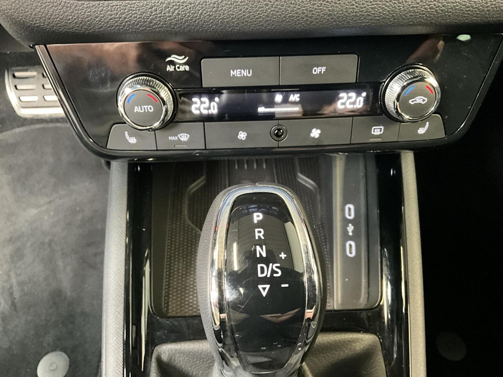 Skoda Scala Monte-Carlo+DSG+Park&Go+Pano+Navi (2025) - Photo 21