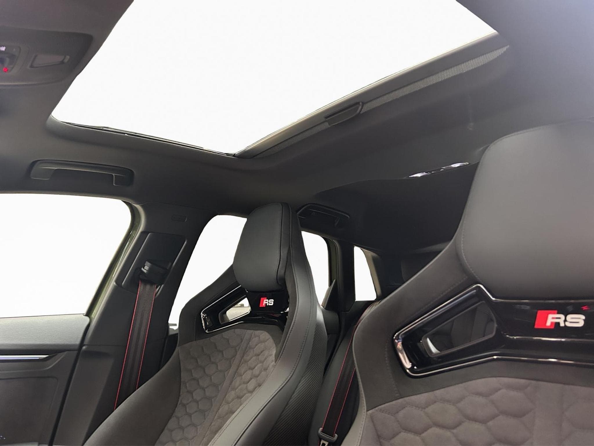 Audi RS3 TFSI Sportback quattro S tronic (2026) - Photo 15