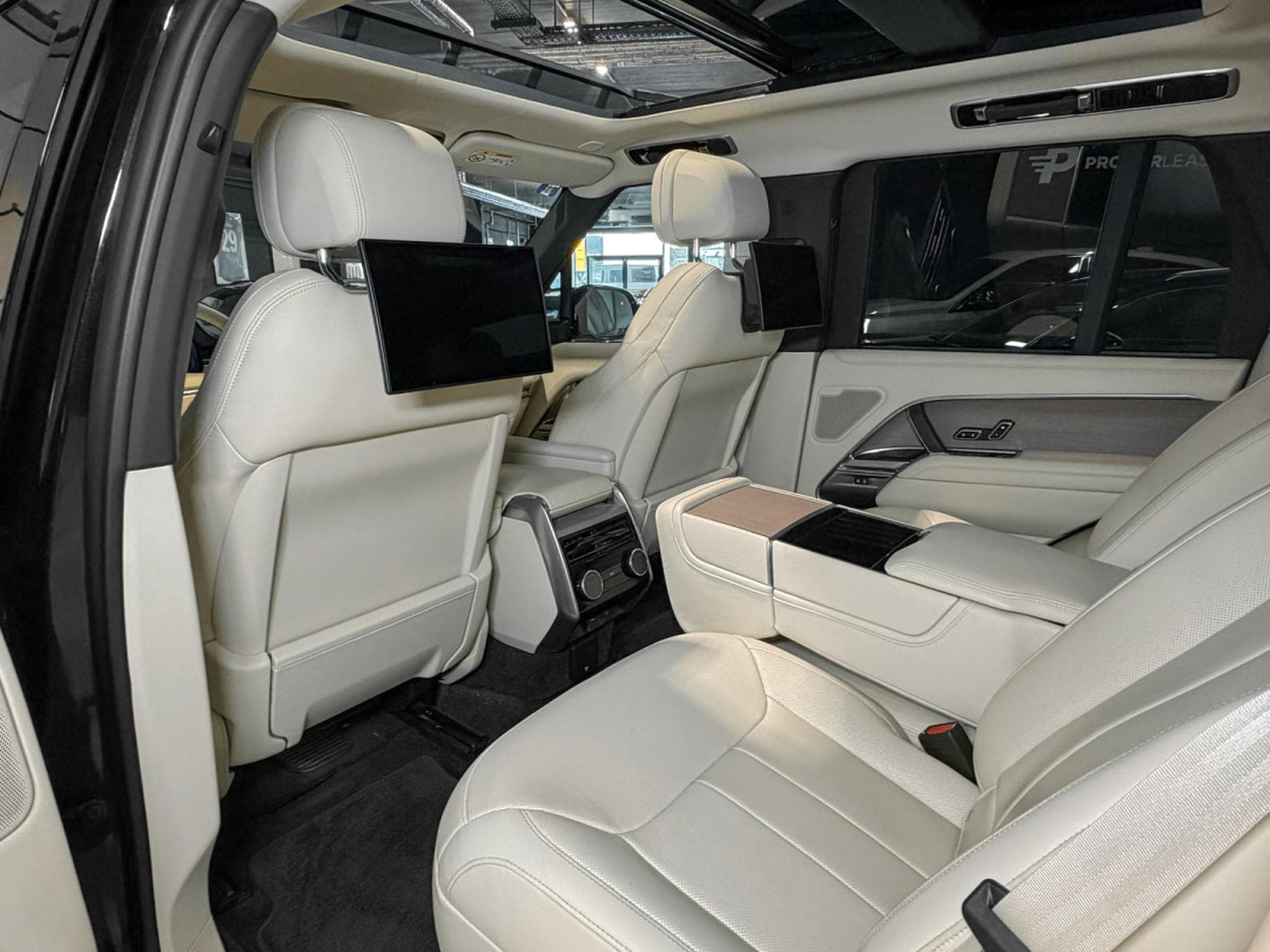 Land-Rover Range Rover Range Rover First Edition L460 D350/23'/360°/PANORAMA/VOLL (2023) - Photo 14