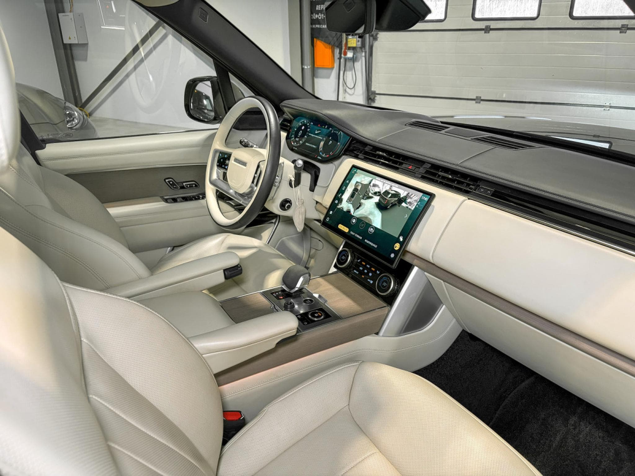 Land-Rover Range Rover Range Rover First Edition L460 D350/23'/360°/PANORAMA/VOLL (2023) - Photo 17