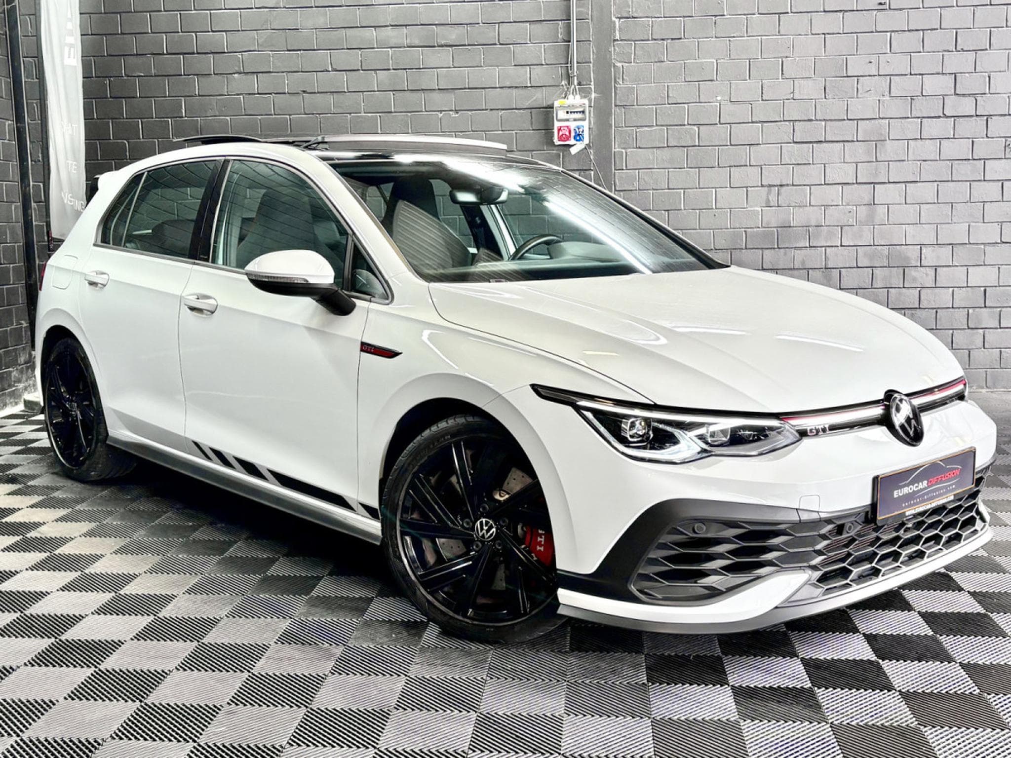 VW Golf GTI Clubsport 2.0 TSI 300CV DSG7 *Toit Ouvrant* *Sièges Chau (2022) - Foto 3