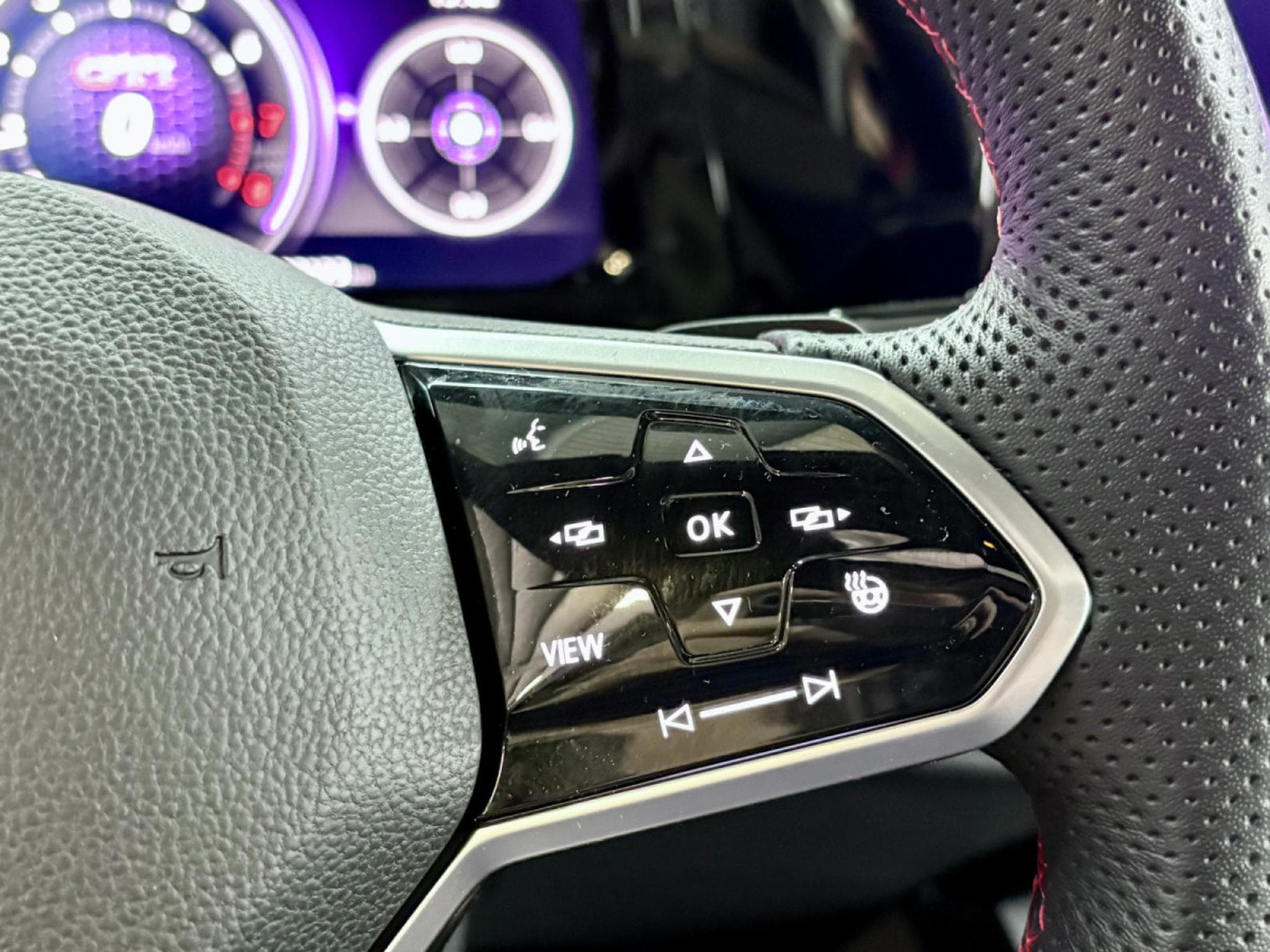 VW Golf GTI Clubsport 2.0 TSI 300CV DSG7 *Toit Ouvrant* *Sièges Chau (2022) - Foto 14