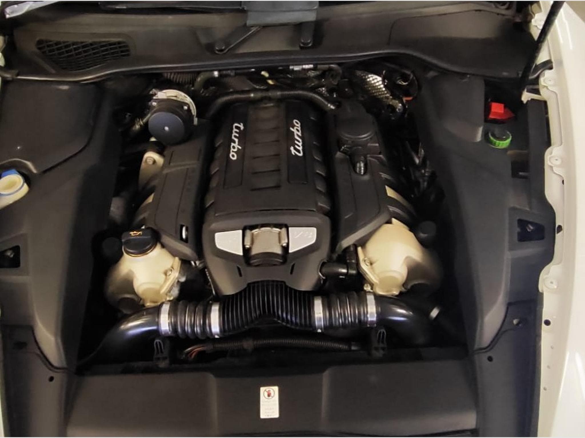 Porsche Cayenne Turbo (2013) - Photo 9