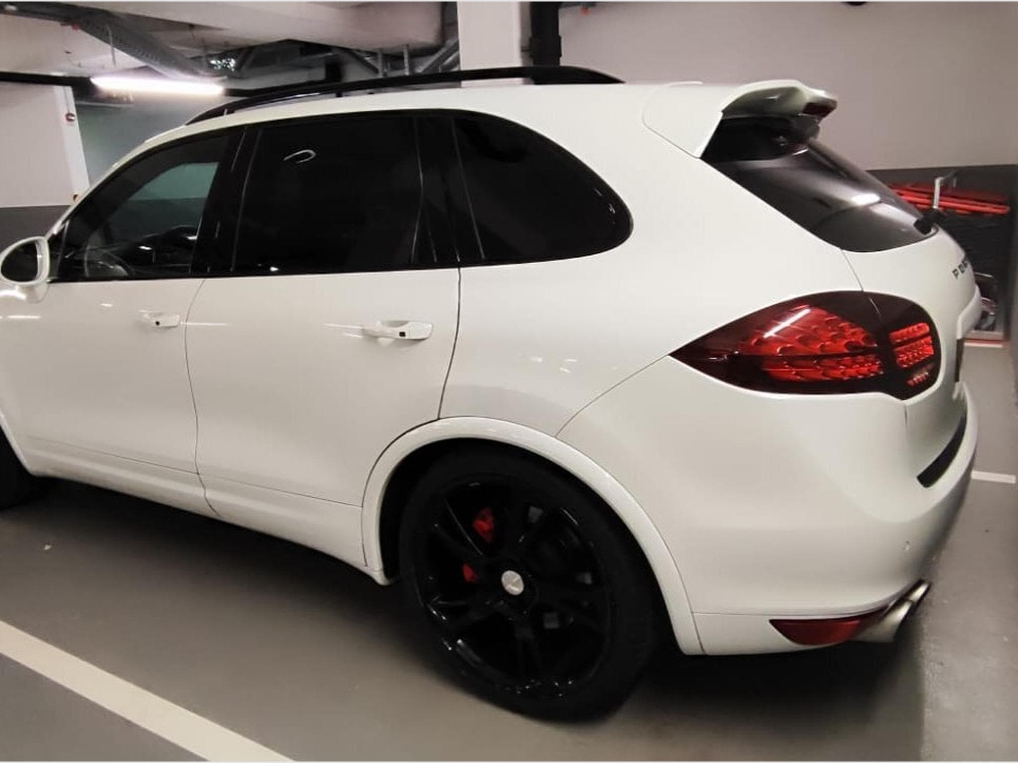 Porsche Cayenne Turbo (2013) - Photo 14