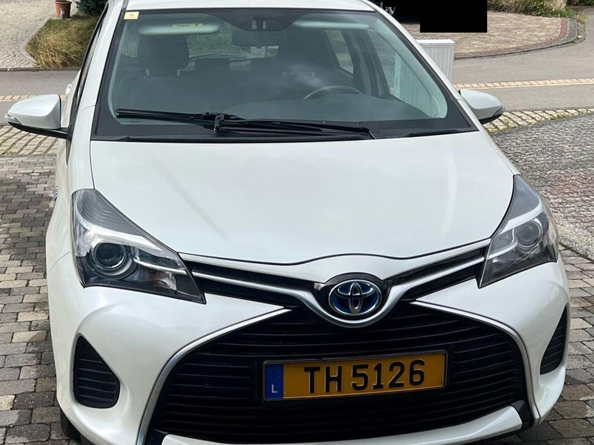 Toyota Yaris Hybrid NHP130L (2016) - Photo 1