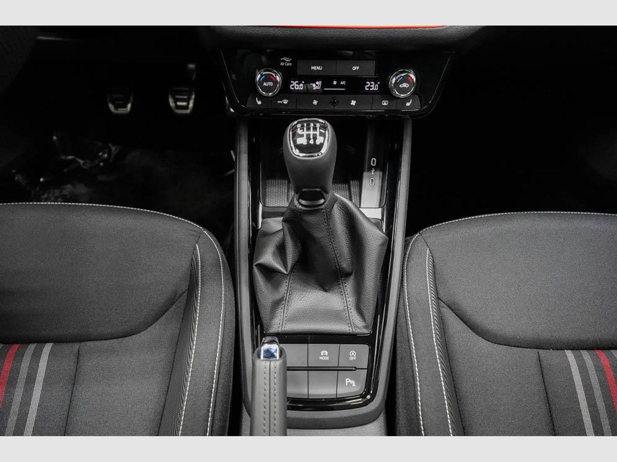 Skoda Kamiq 1,0 TSI Monte (2025) - Photo 11