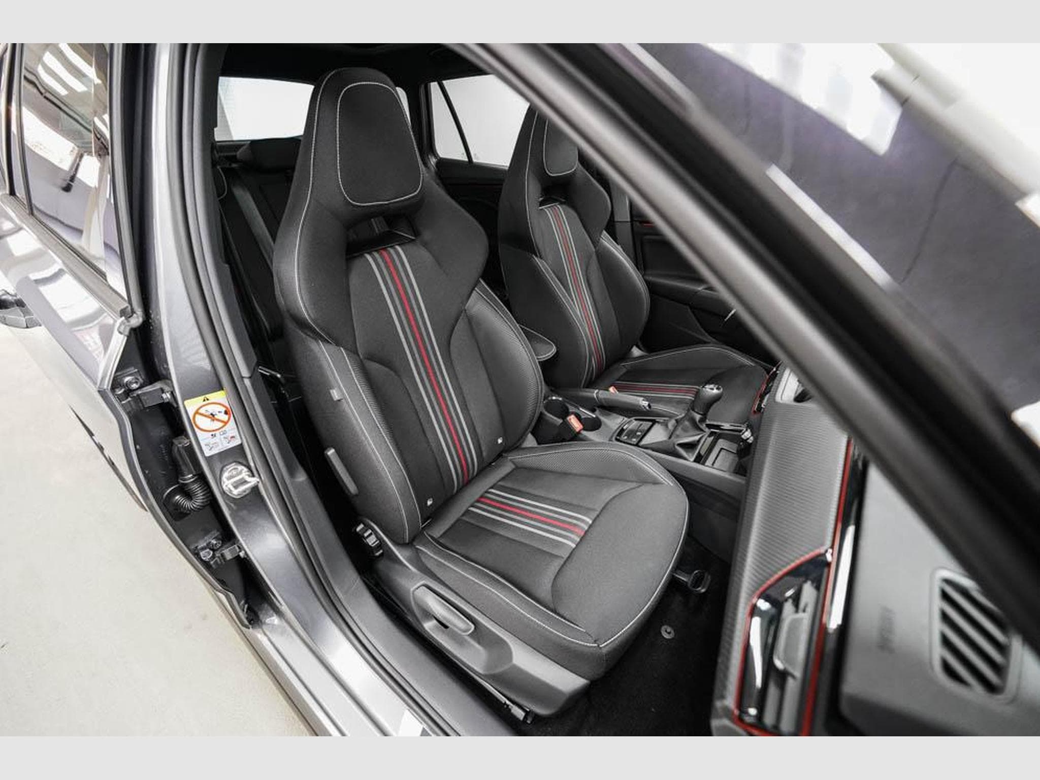 Skoda Kamiq 1,0 TSI Monte (2025) - Photo 19