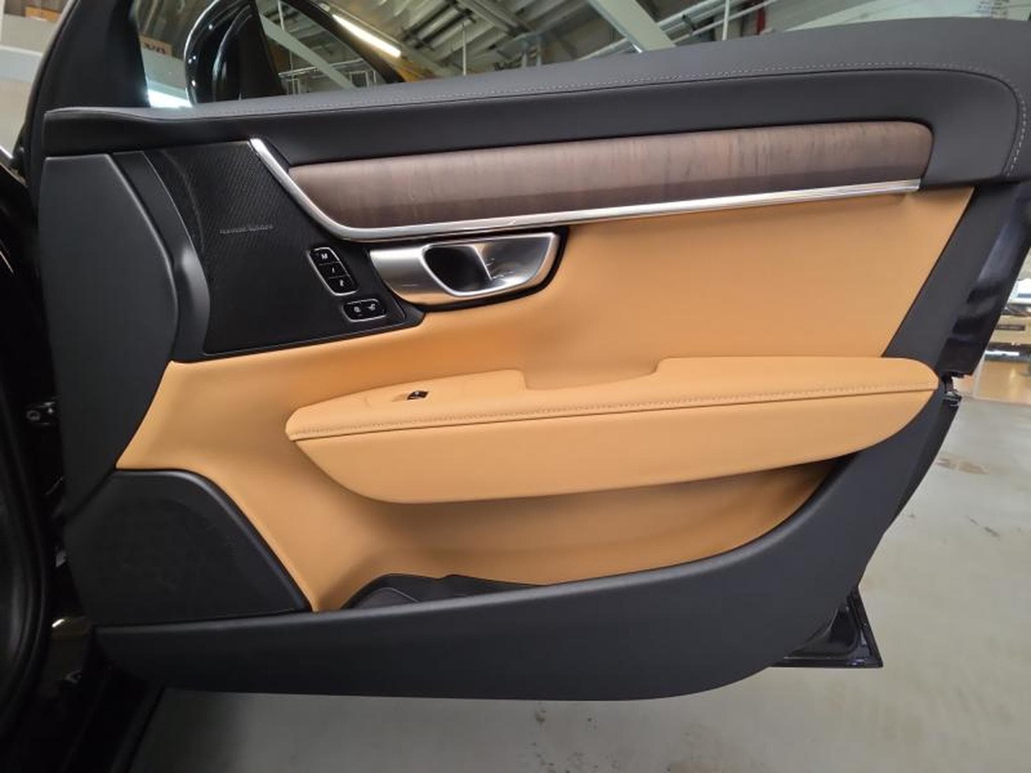 Volvo V90 T8 Inscription / Hybride (2024) - Photo 21