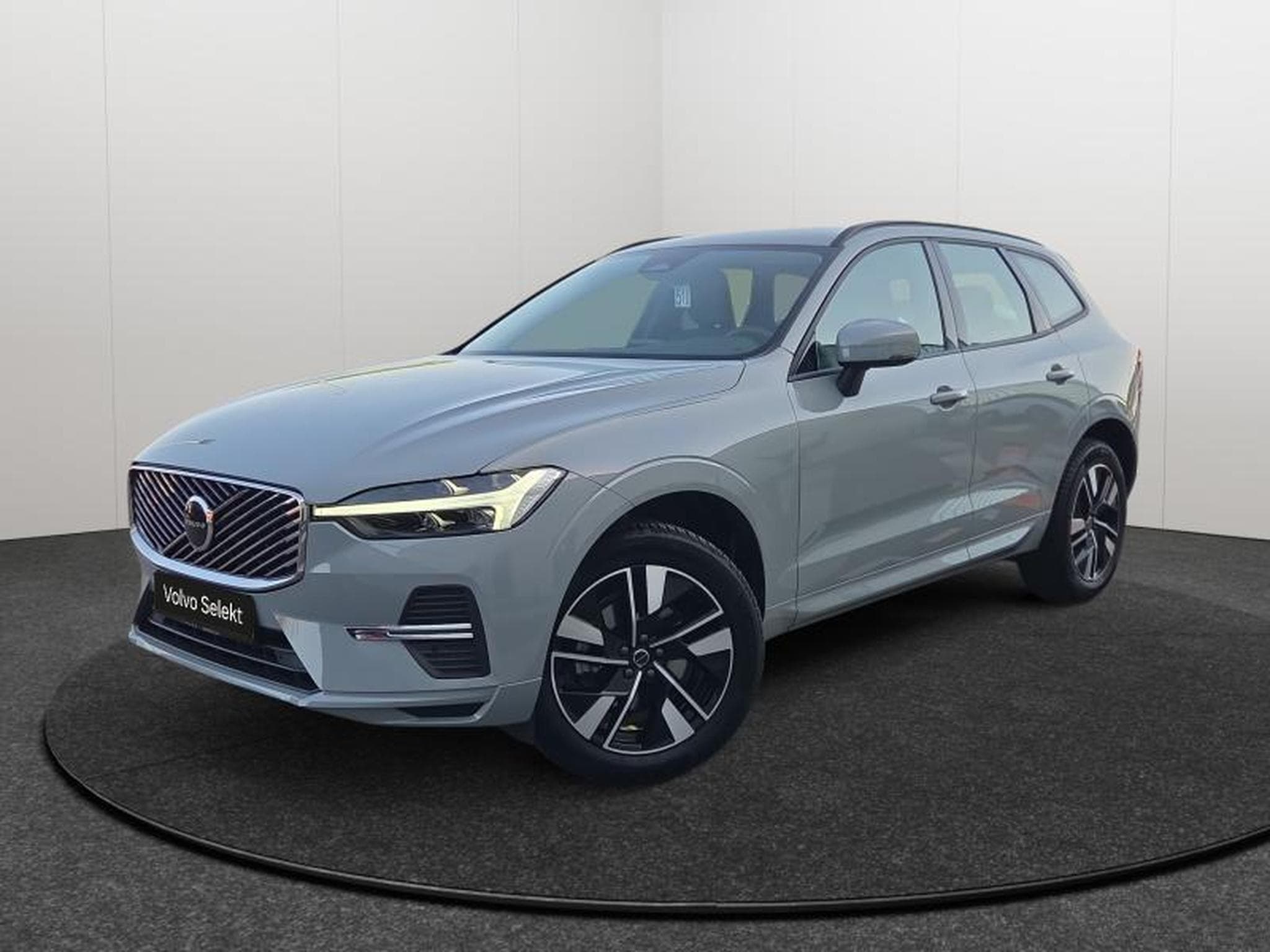 Volvo XC60 Facelift B5 Core / Essence (2025) - Photo 1