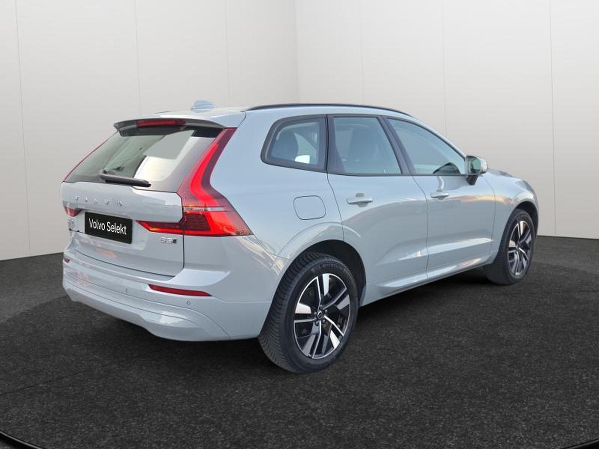 Volvo XC60 Facelift B5 Core / Essence (2025) - Photo 2