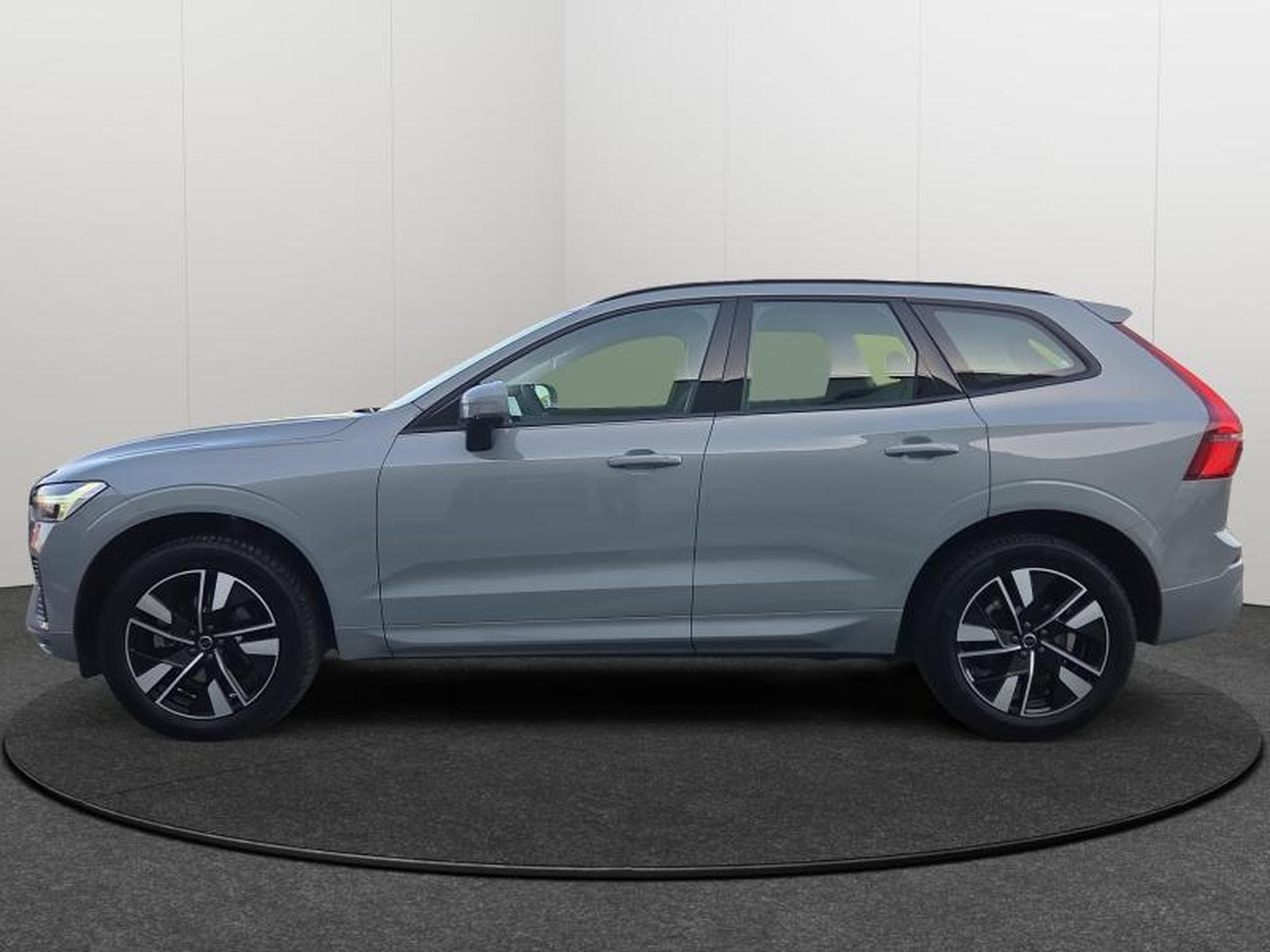 Volvo XC60 Facelift B5 Core / Essence (2025) - Photo 4