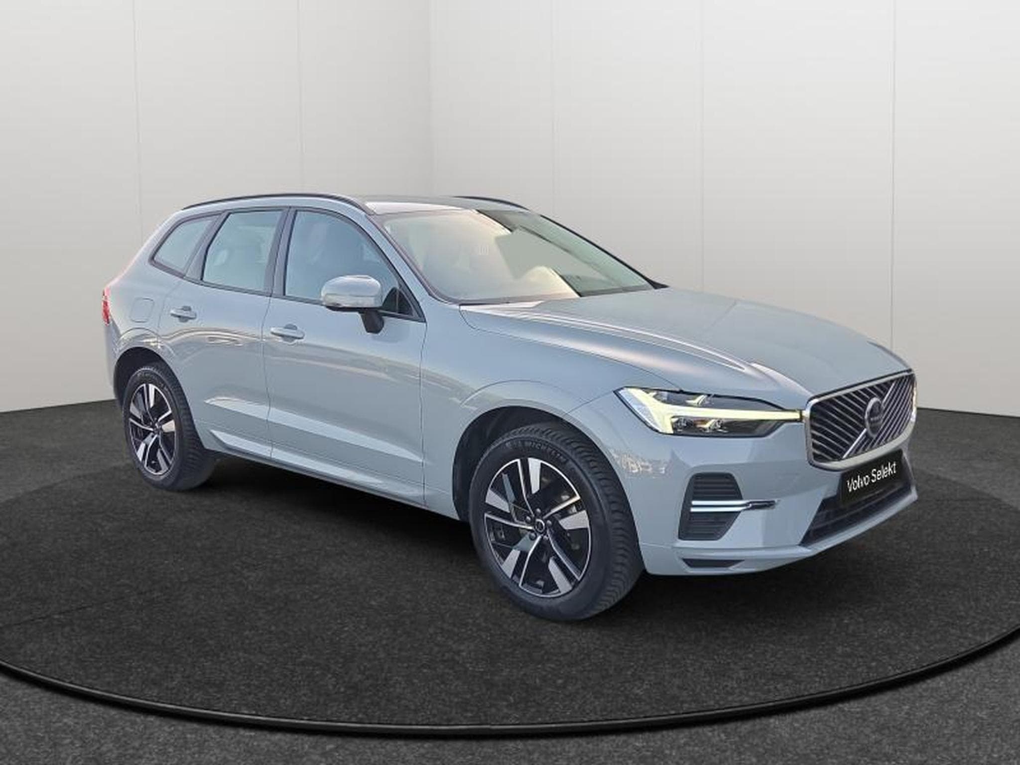 Volvo XC60 Facelift B5 Core / Essence (2025) - Photo 8