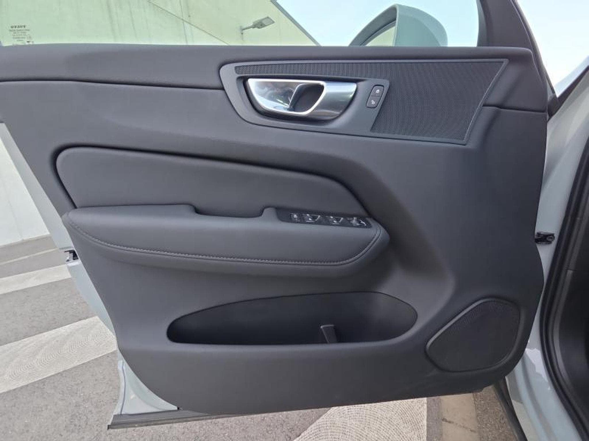 Volvo XC60 Facelift B5 Core / Essence (2025) - Photo 20