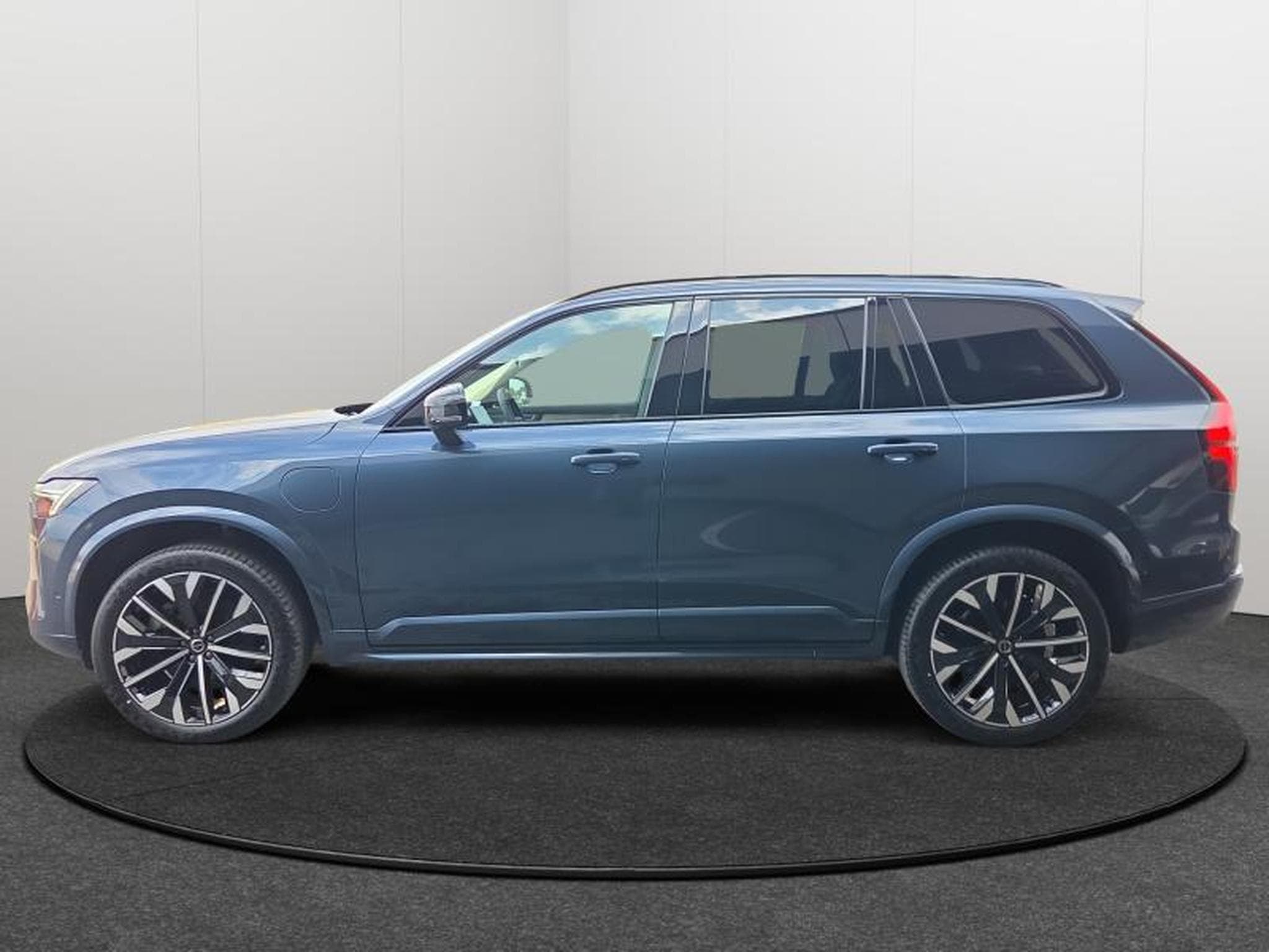 Volvo XC90 T8 Plus Dark Auto / Essence (2025) - Photo 4