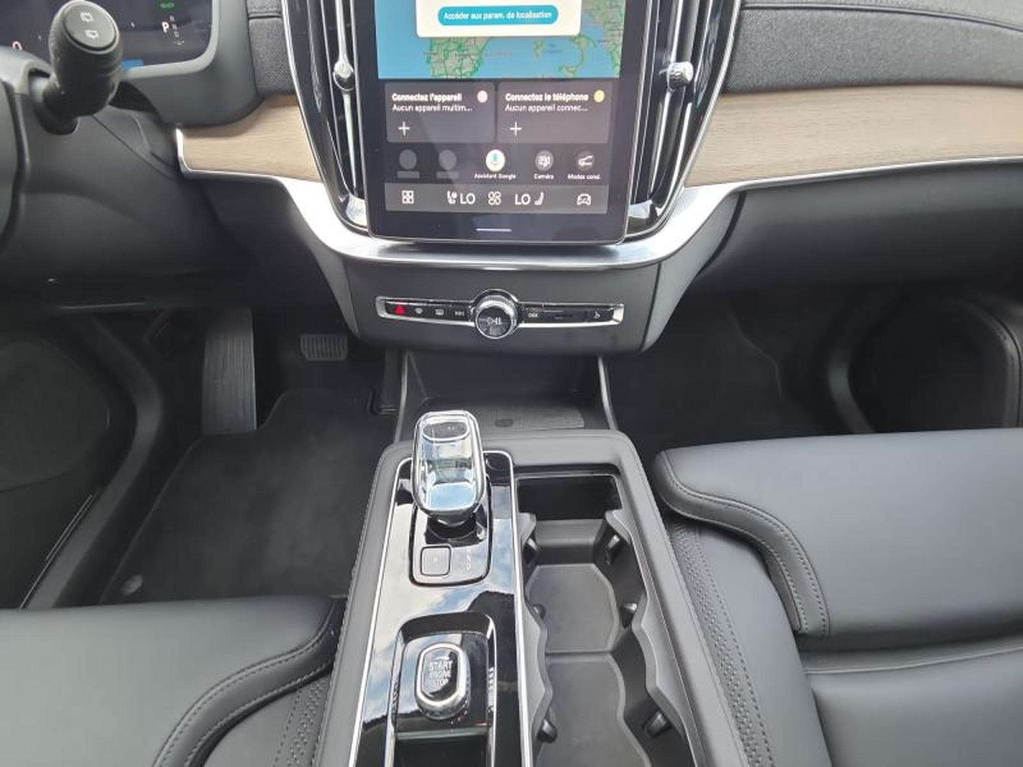 Volvo XC90 T8 Plus Dark Auto / Essence (2025) - Photo 11