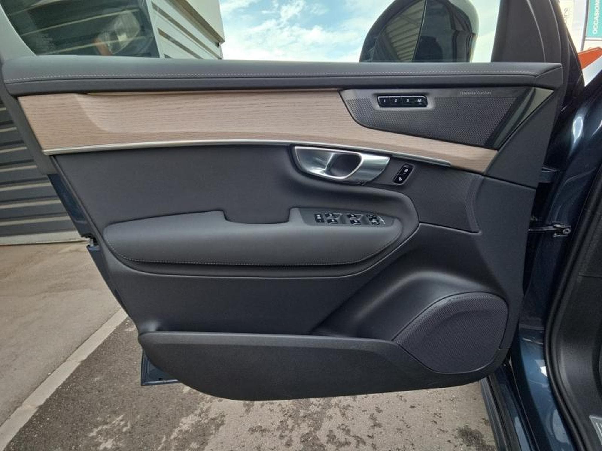 Volvo XC90 T8 Plus Dark Auto / Essence (2025) - Photo 20