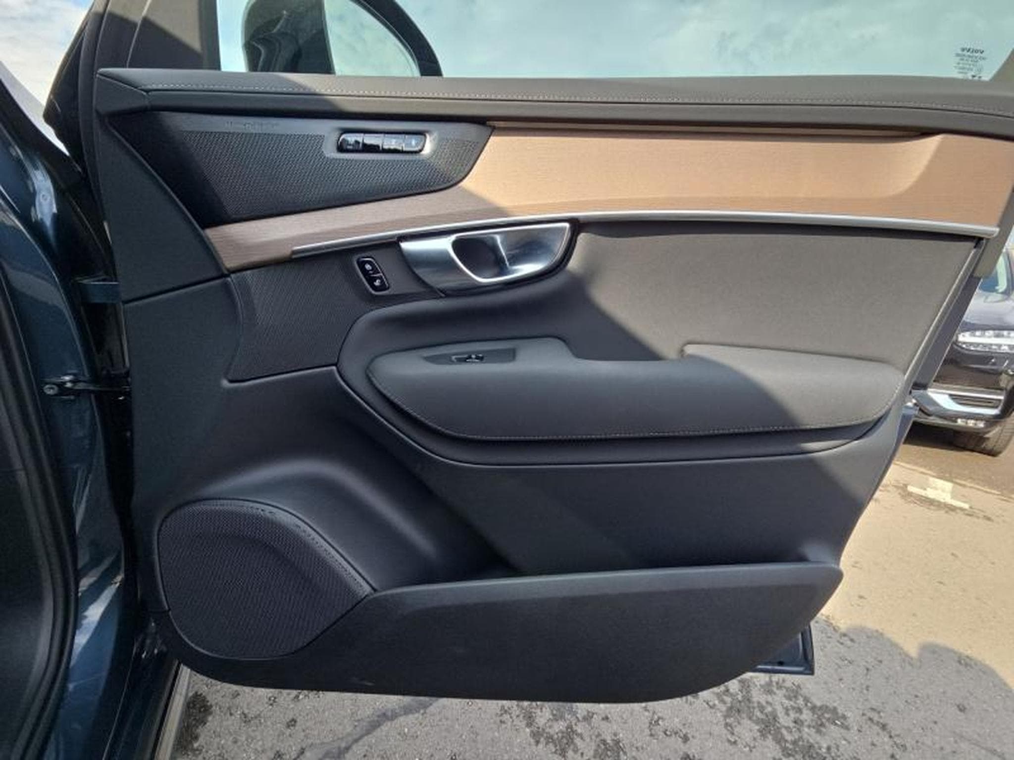Volvo XC90 T8 Plus Dark Auto / Essence (2025) - Photo 21