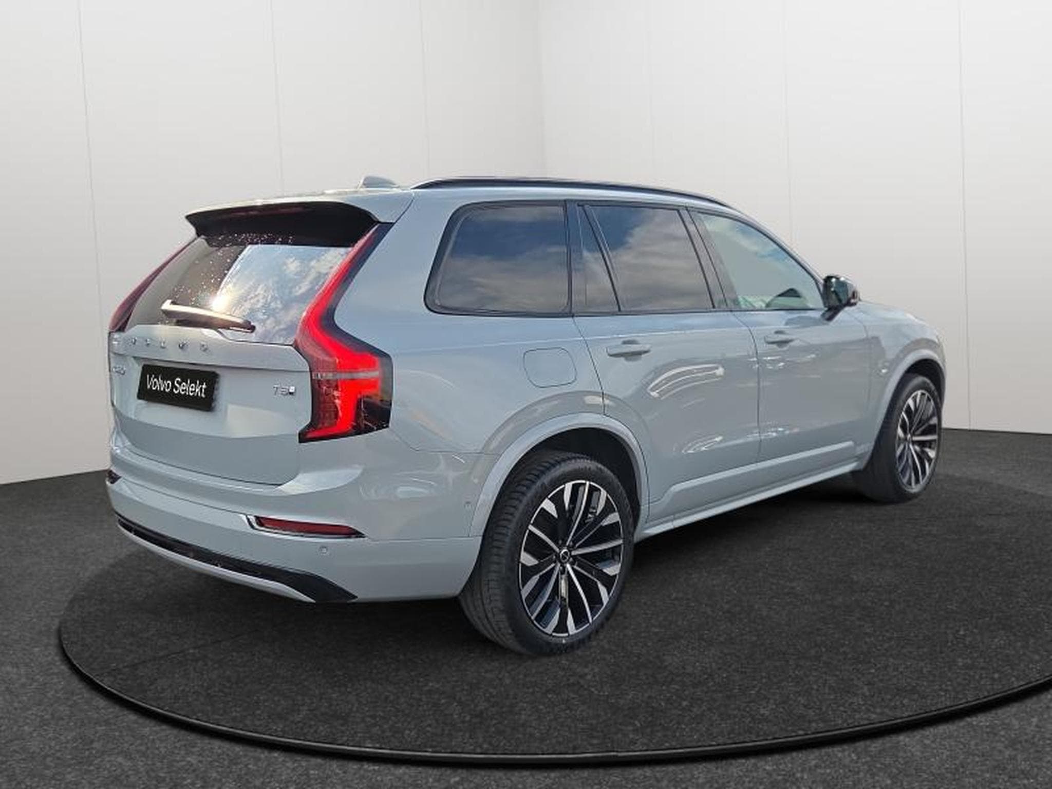 Volvo XC90 T8 Plus Dark Auto 2026 / Essence (2025) - Photo 5