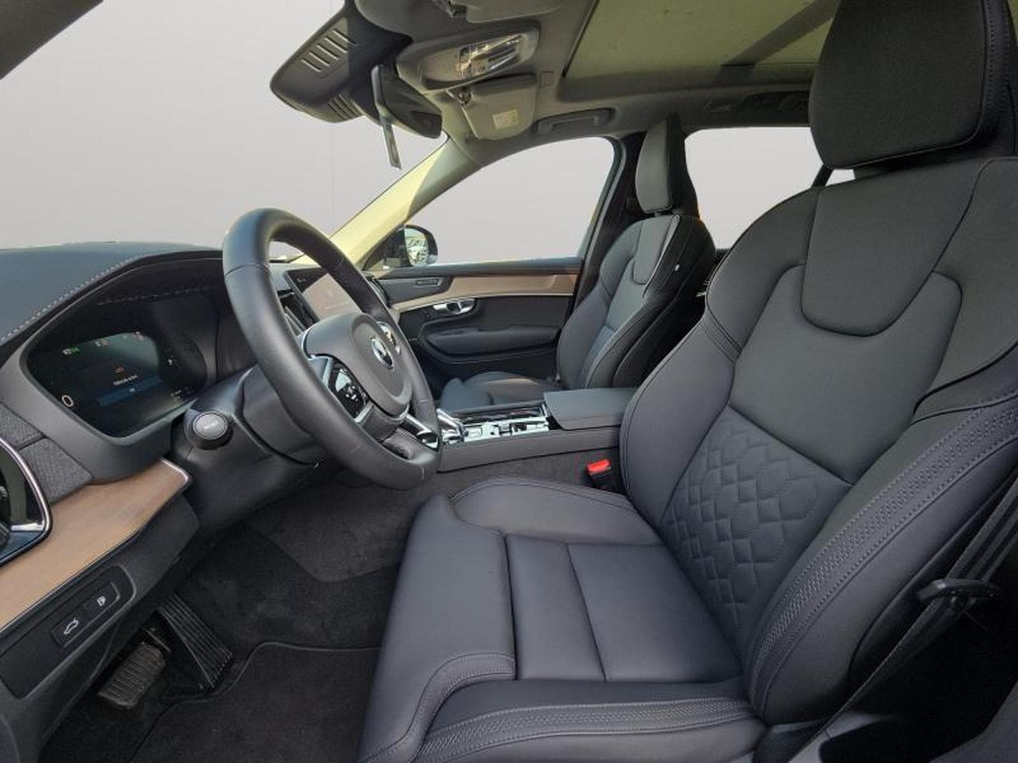 Volvo XC90 T8 Plus Dark Auto 2026 / Essence (2025) - Photo 9