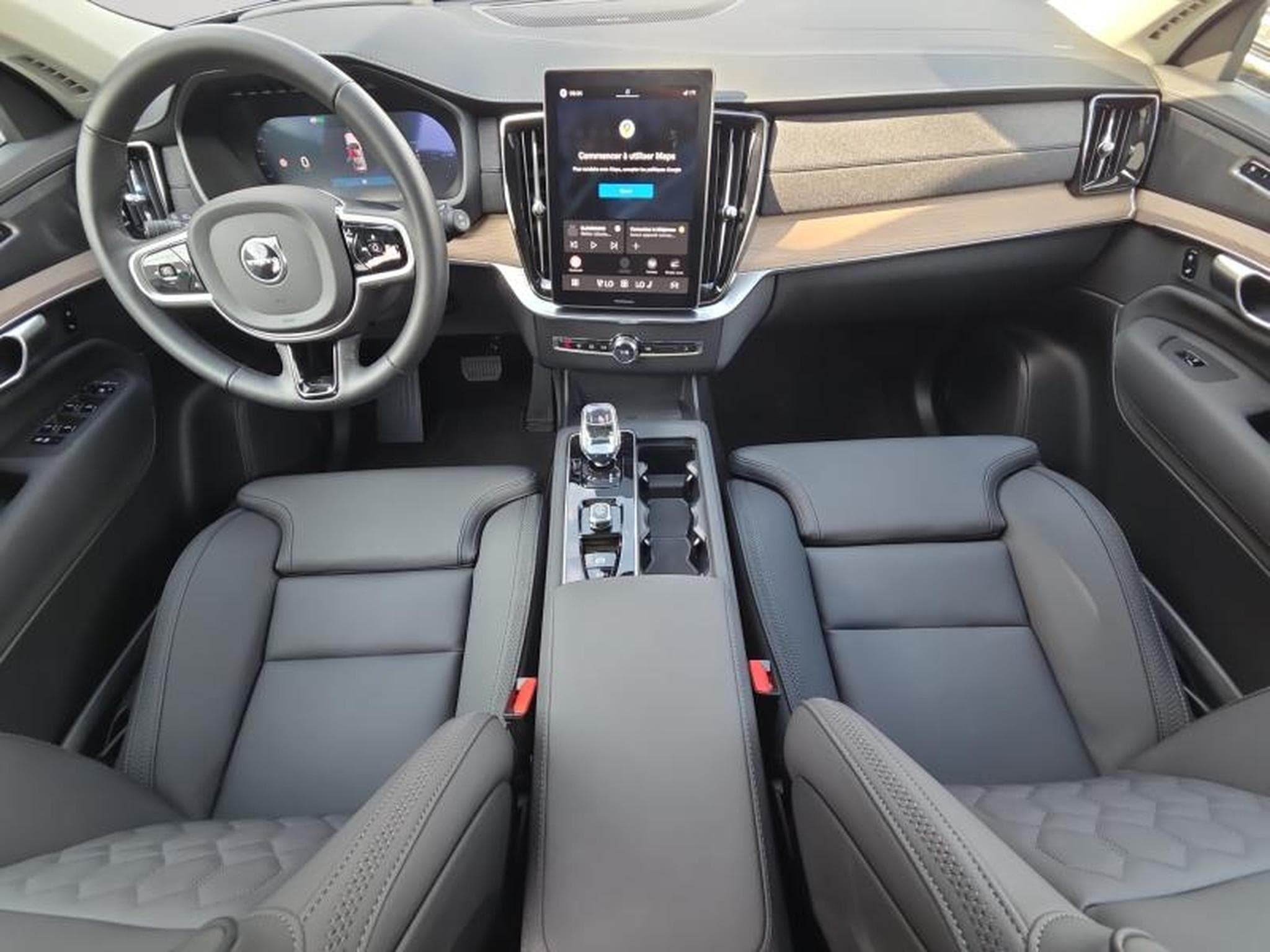 Volvo XC90 T8 Plus Dark Auto 2026 / Essence (2025) - Photo 10