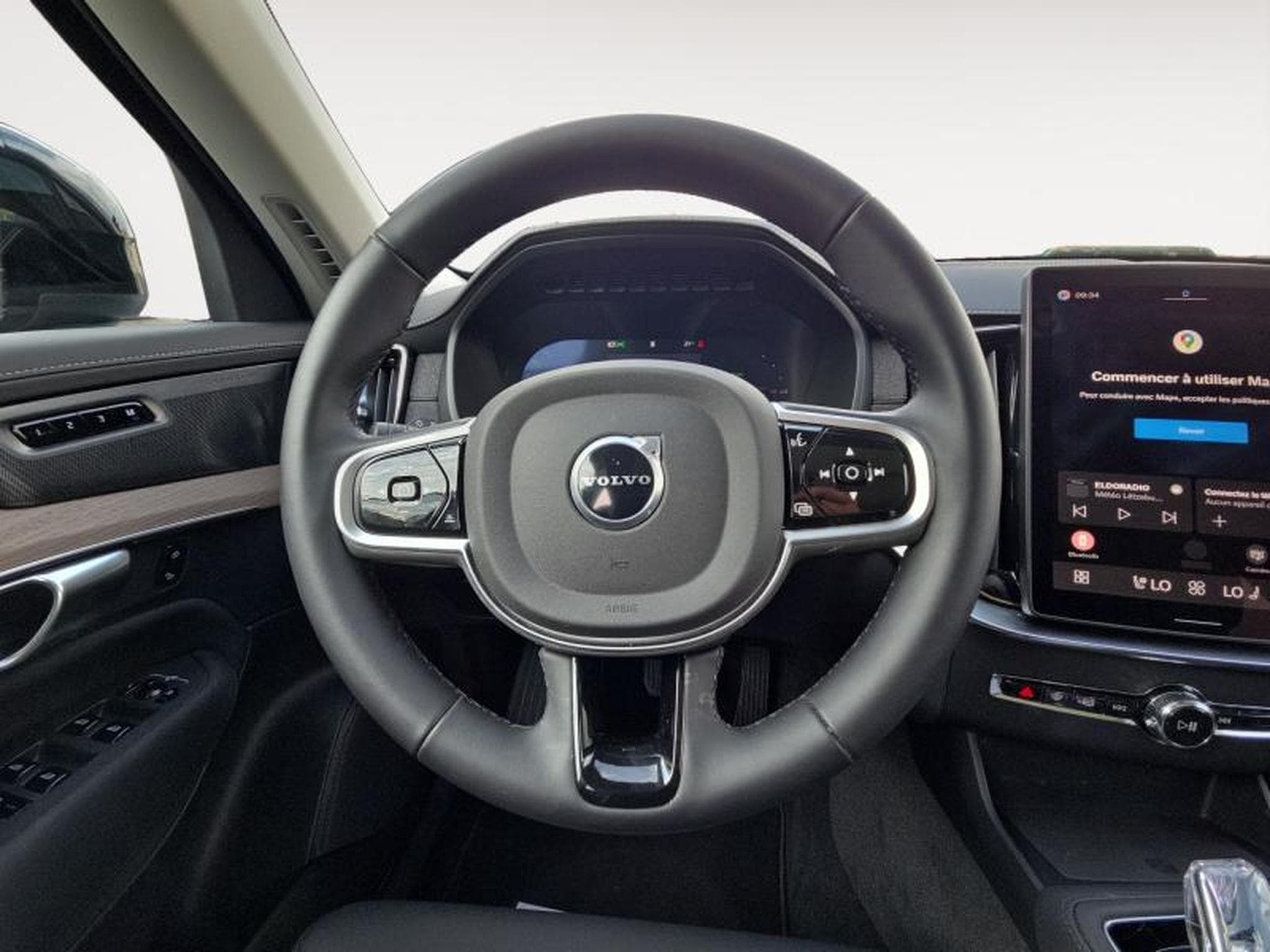Volvo XC90 T8 Plus Dark Auto 2026 / Essence (2025) - Photo 12