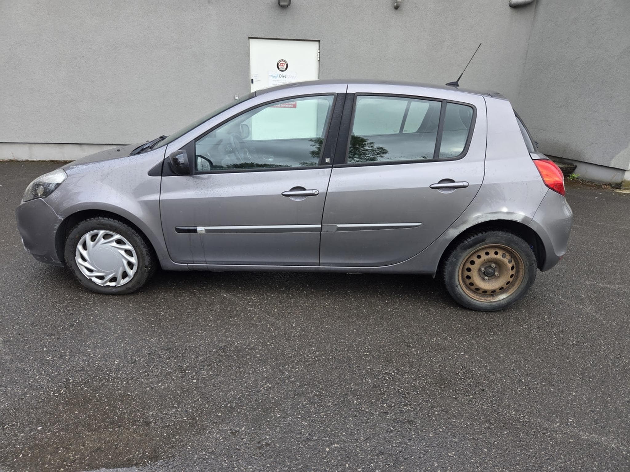 Renault Clio 1.5 Dci 88 CV (2011) - Photo 3