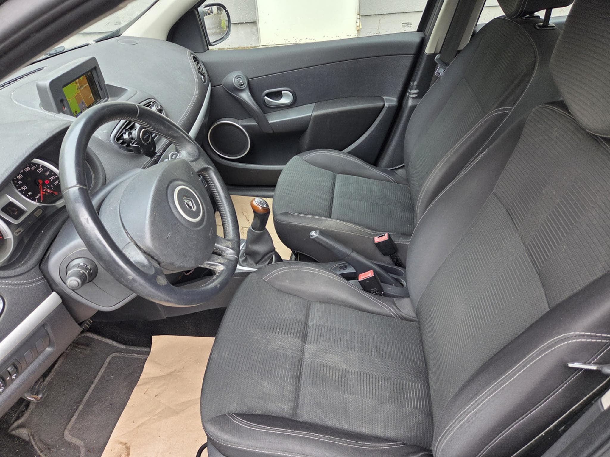 Renault Clio 1.5 Dci 88 CV (2011) - Photo 12