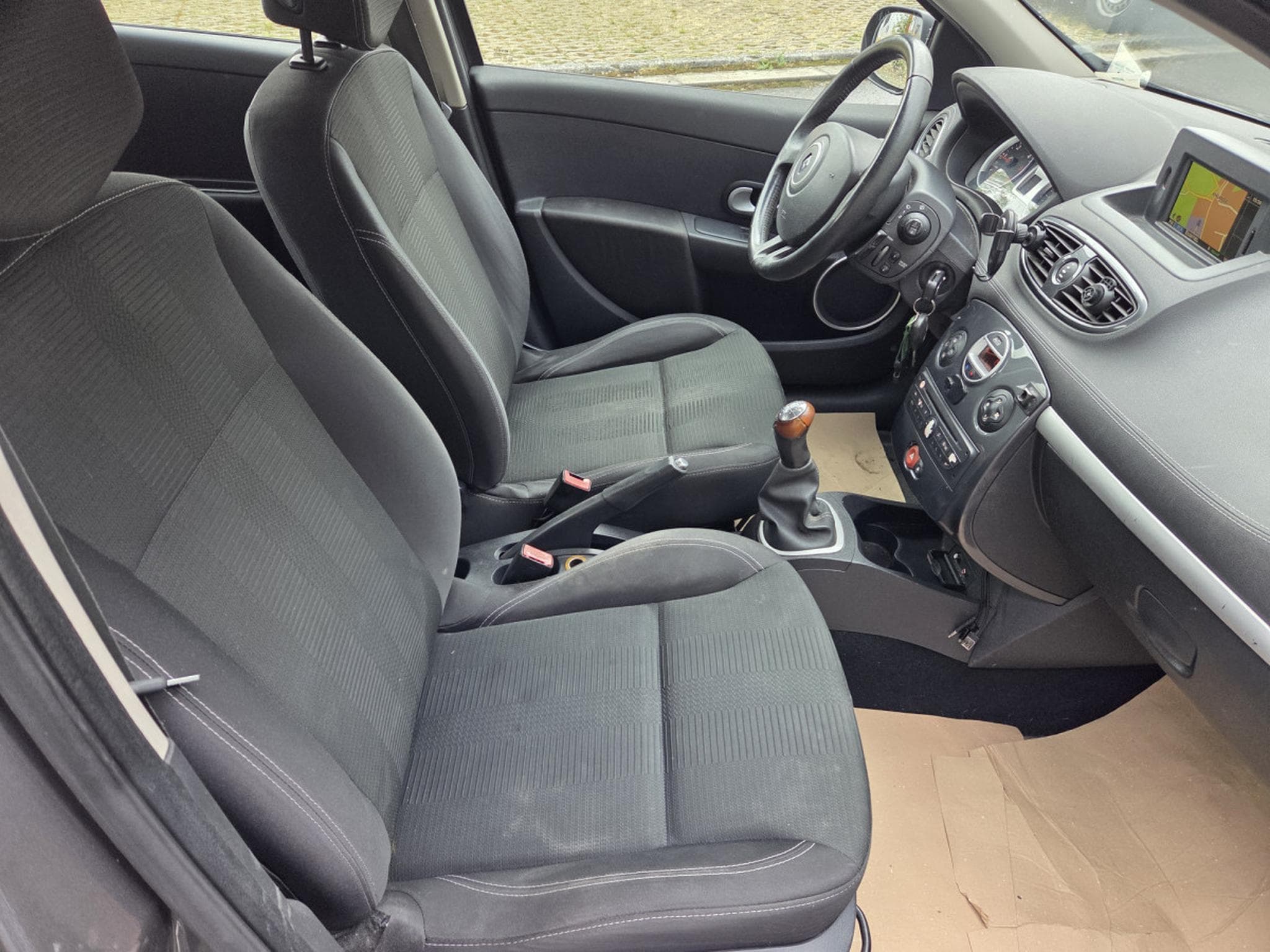 Renault Clio 1.5 Dci 88 CV (2011) - Photo 11