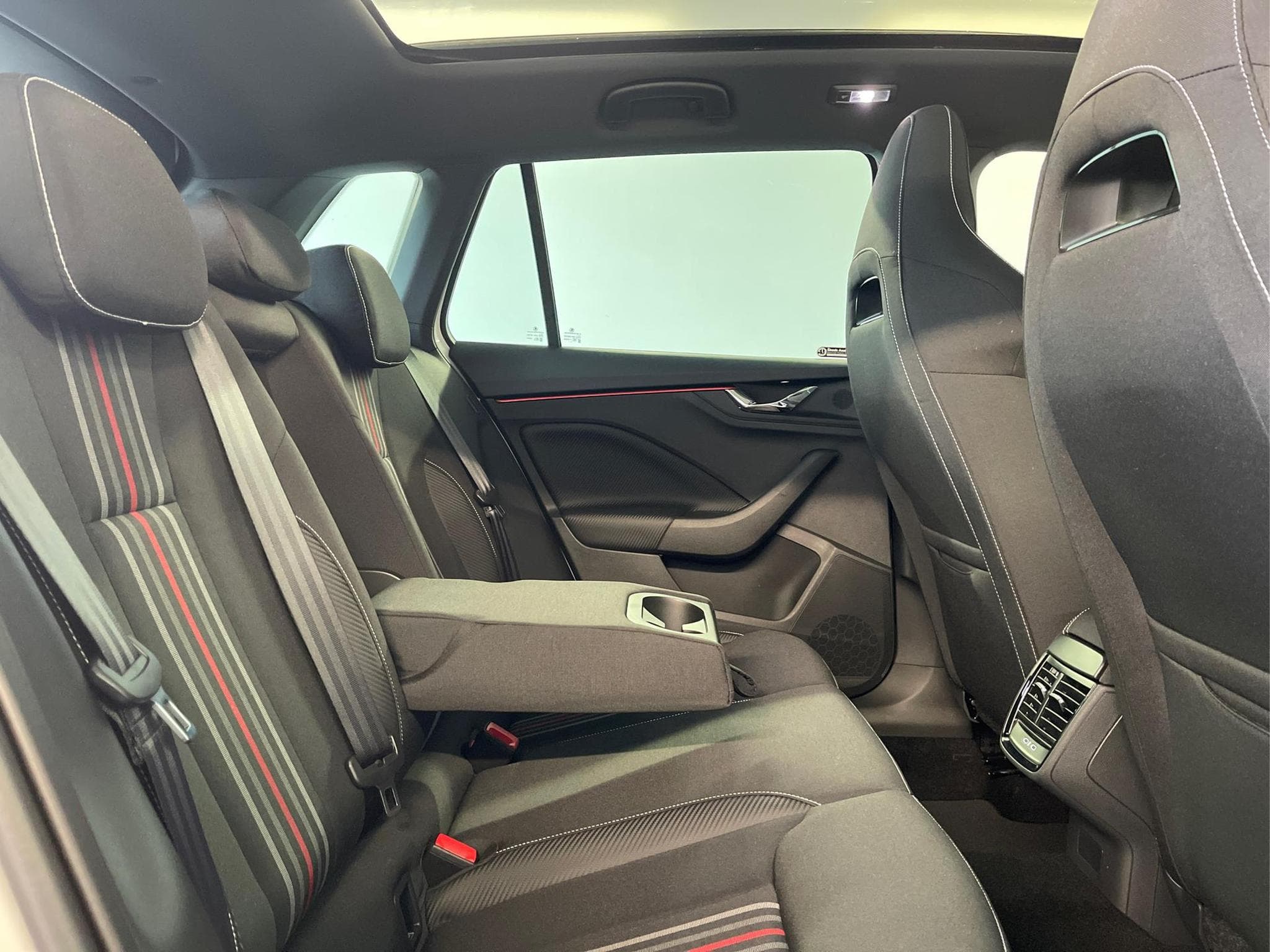 Skoda Kamiq Monte Carlo (2026) - Photo 15