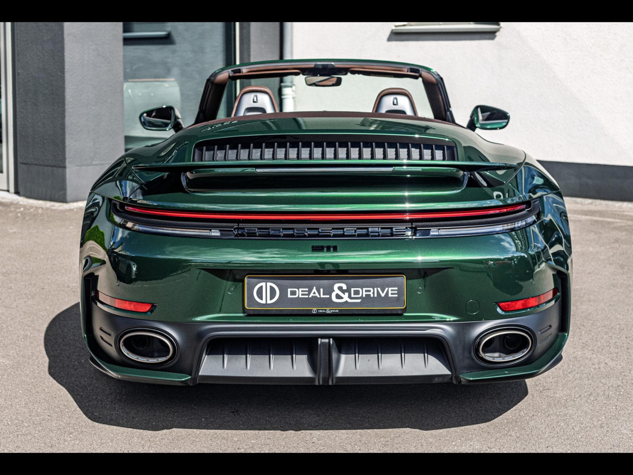 Porsche 911 (992.2) TURBO S 3.6 CABRIOLET PDK (711 CH) - OAK GREEN METAL (2026) - Photo 4