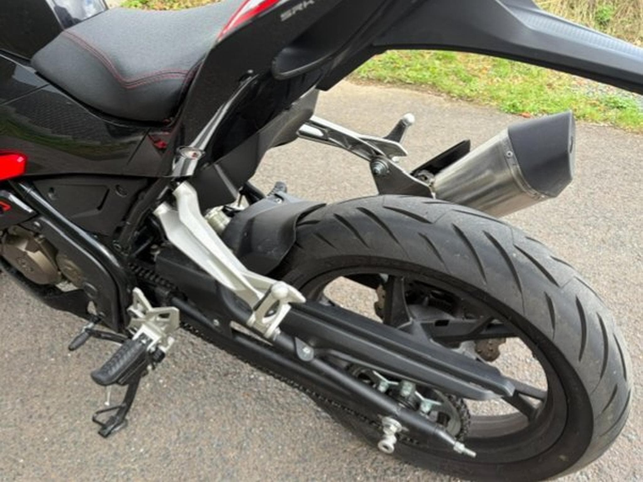 QJmotor SRK 125 R (2026) - Photo 4