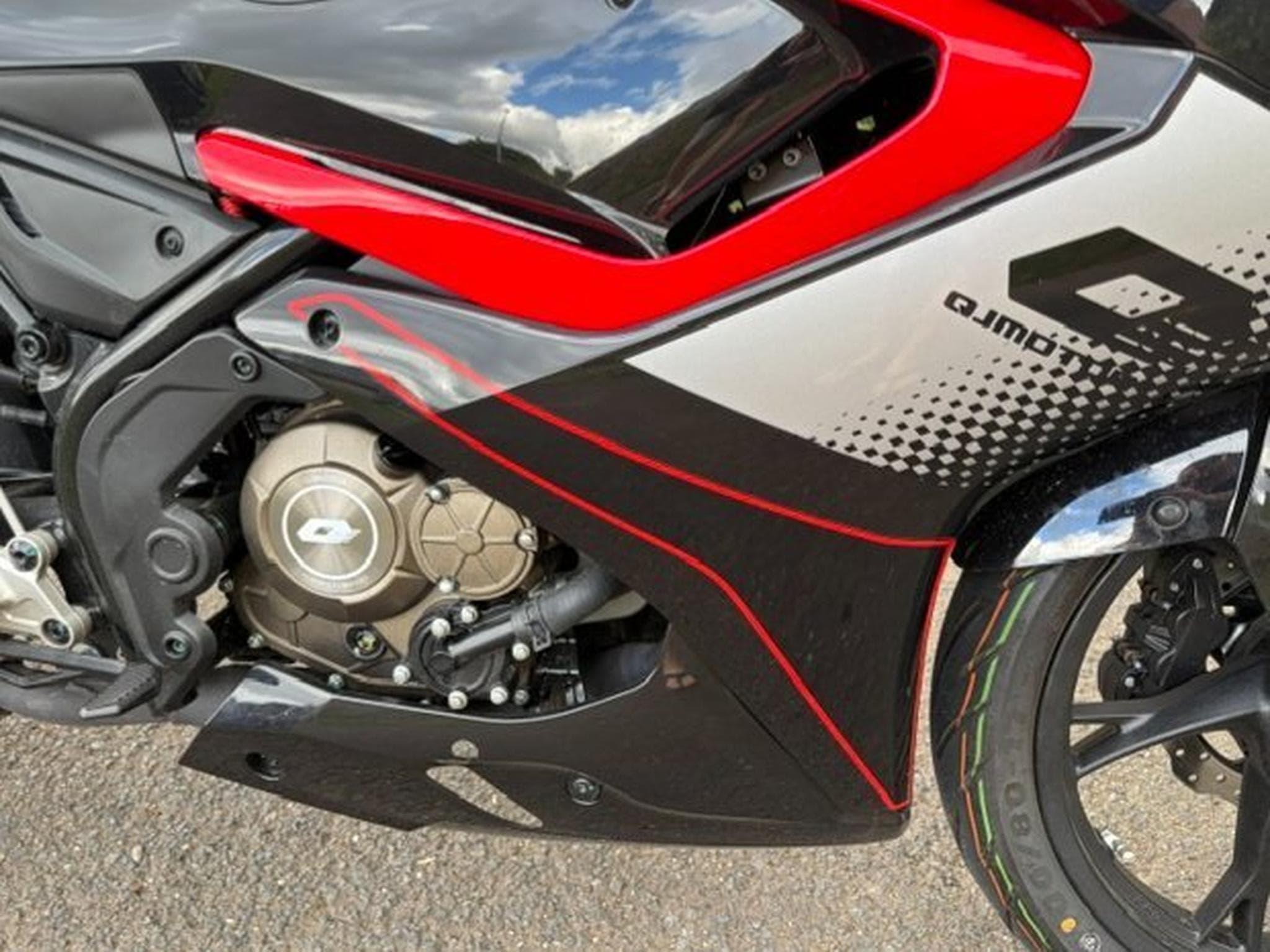 QJmotor SRK 125 R (2026) - Photo 6
