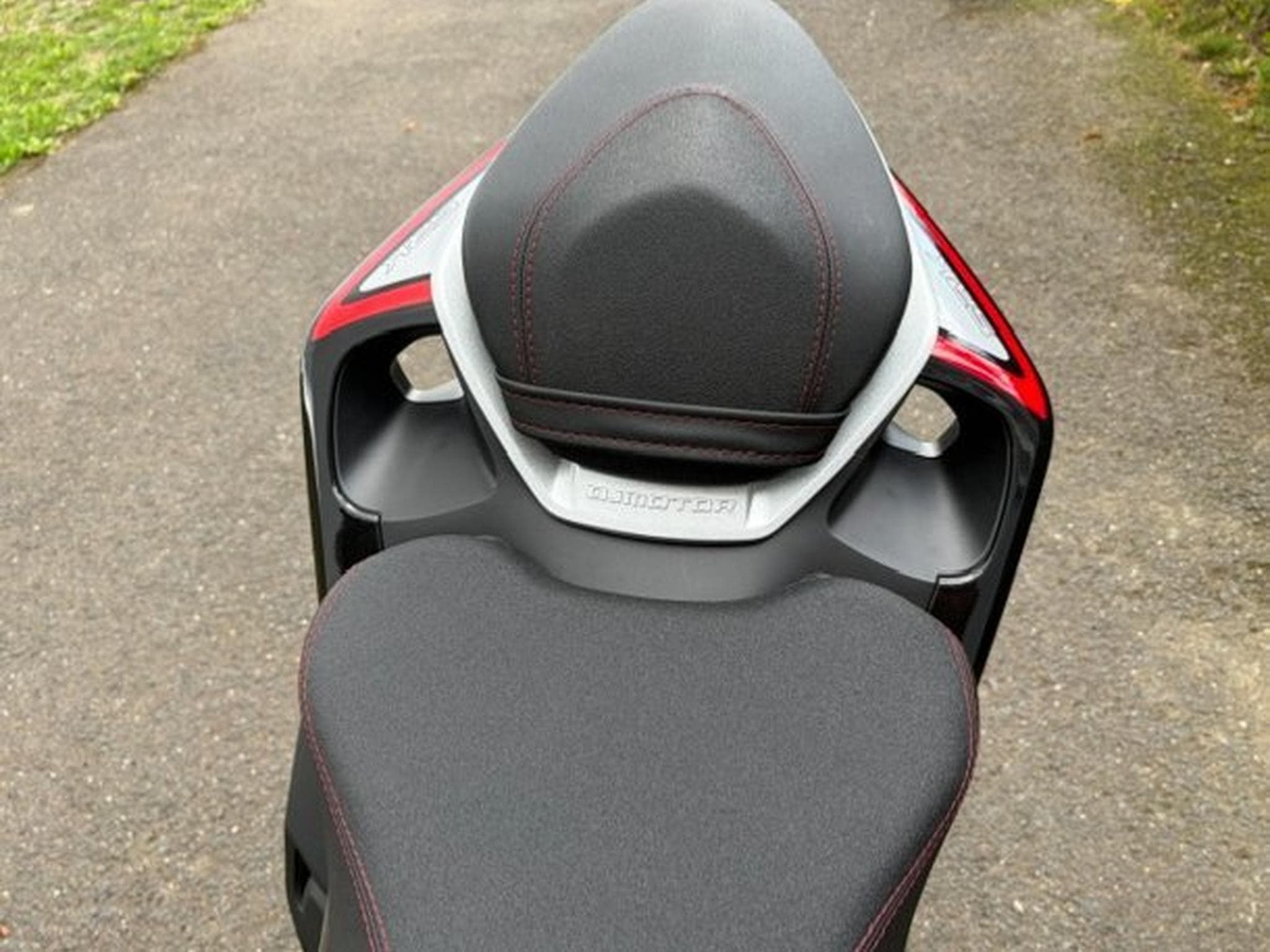 QJmotor SRK 125 R (2026) - Photo 13