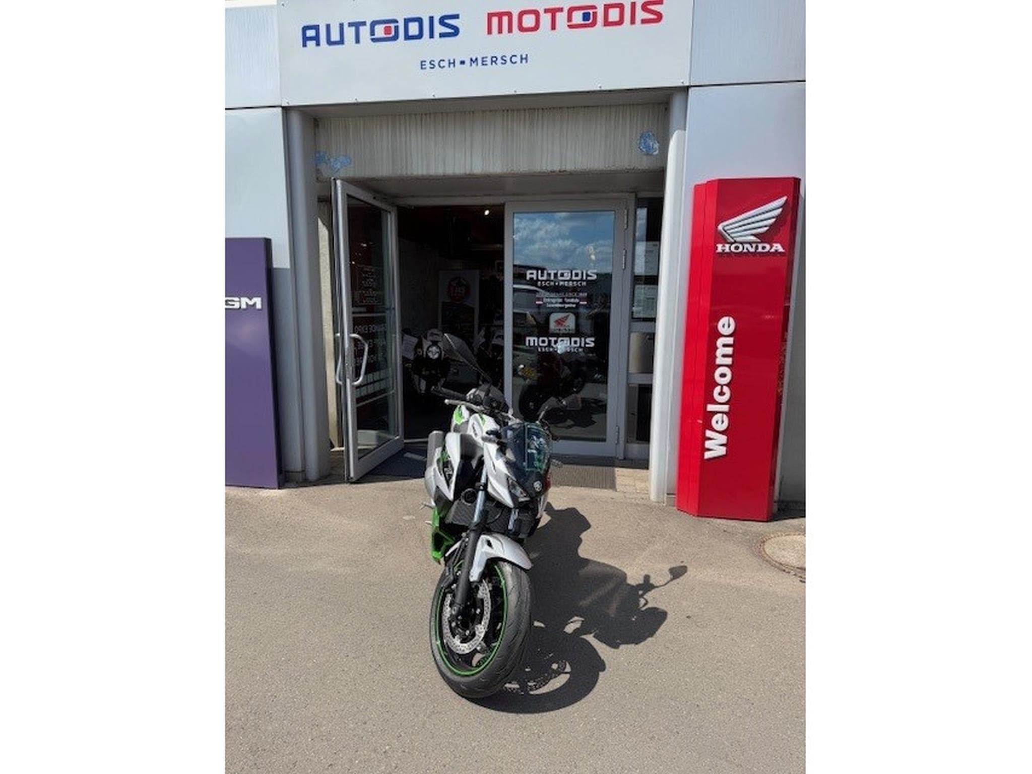 Kawasaki Z 7 Hybrid NINJA Z 7 HEV (2024) - Photo 2
